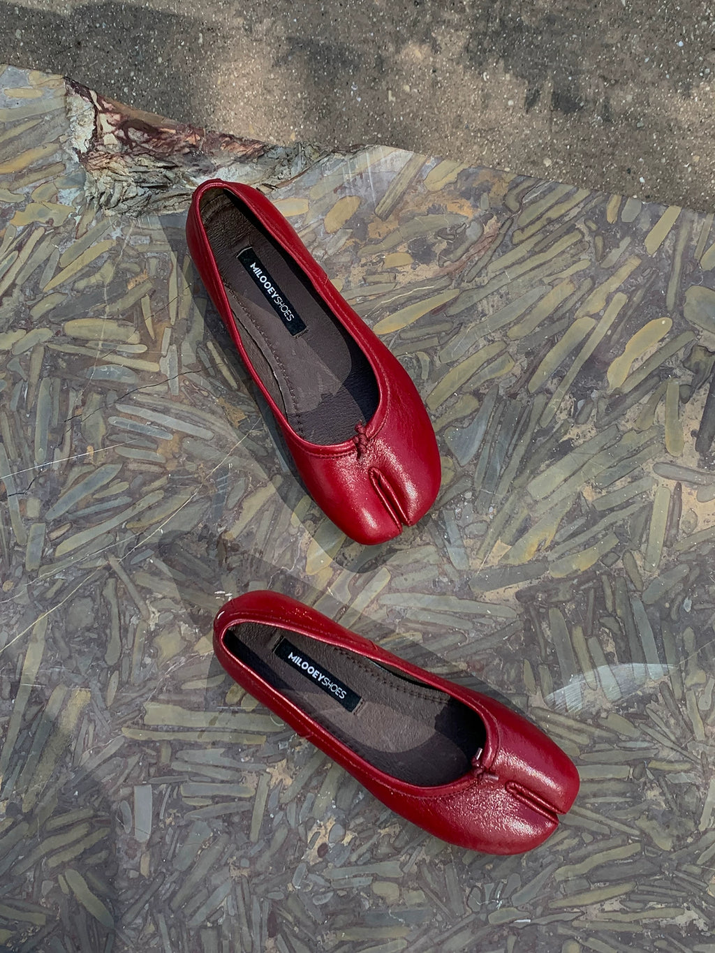 MILOOEY Leather Split-Toe Slip-On Flats