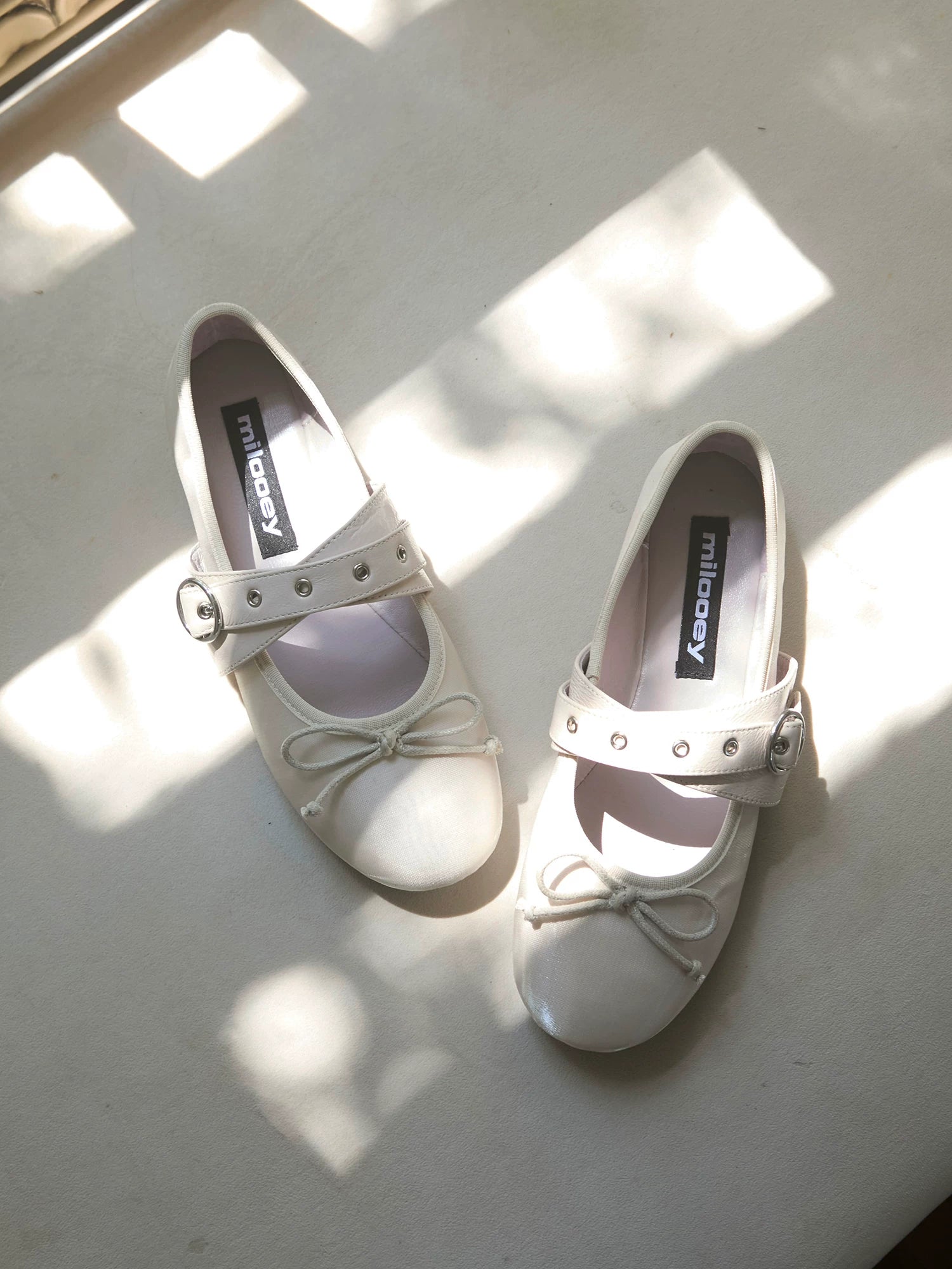 MILOOEY Leather Round-Toe Bow Ballet Flat