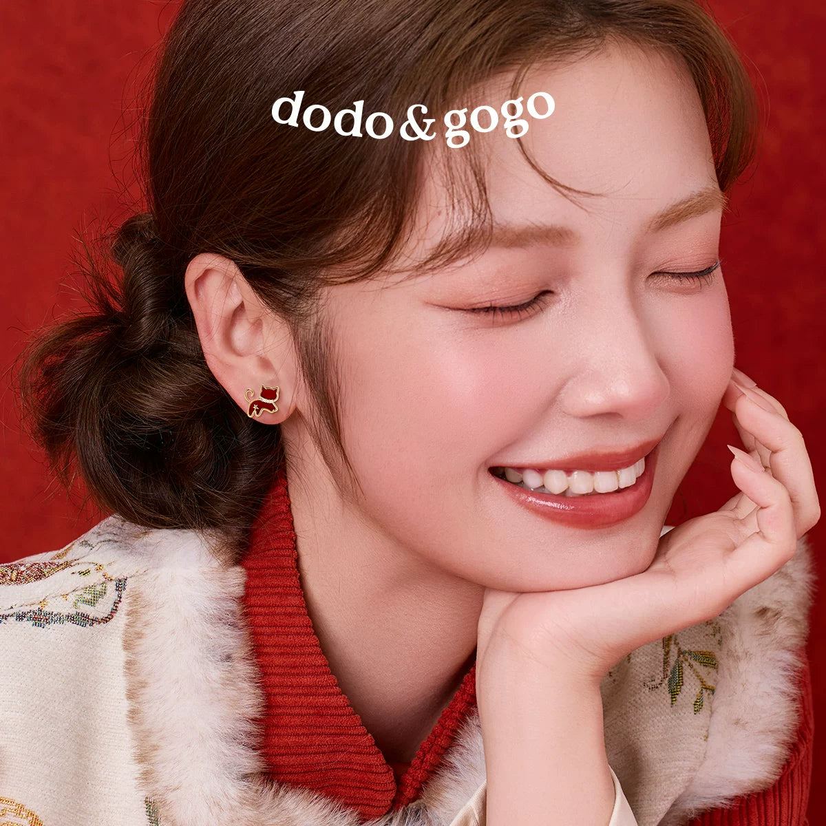 DODOGOGO Red Cute Kitten Stud Earrings
