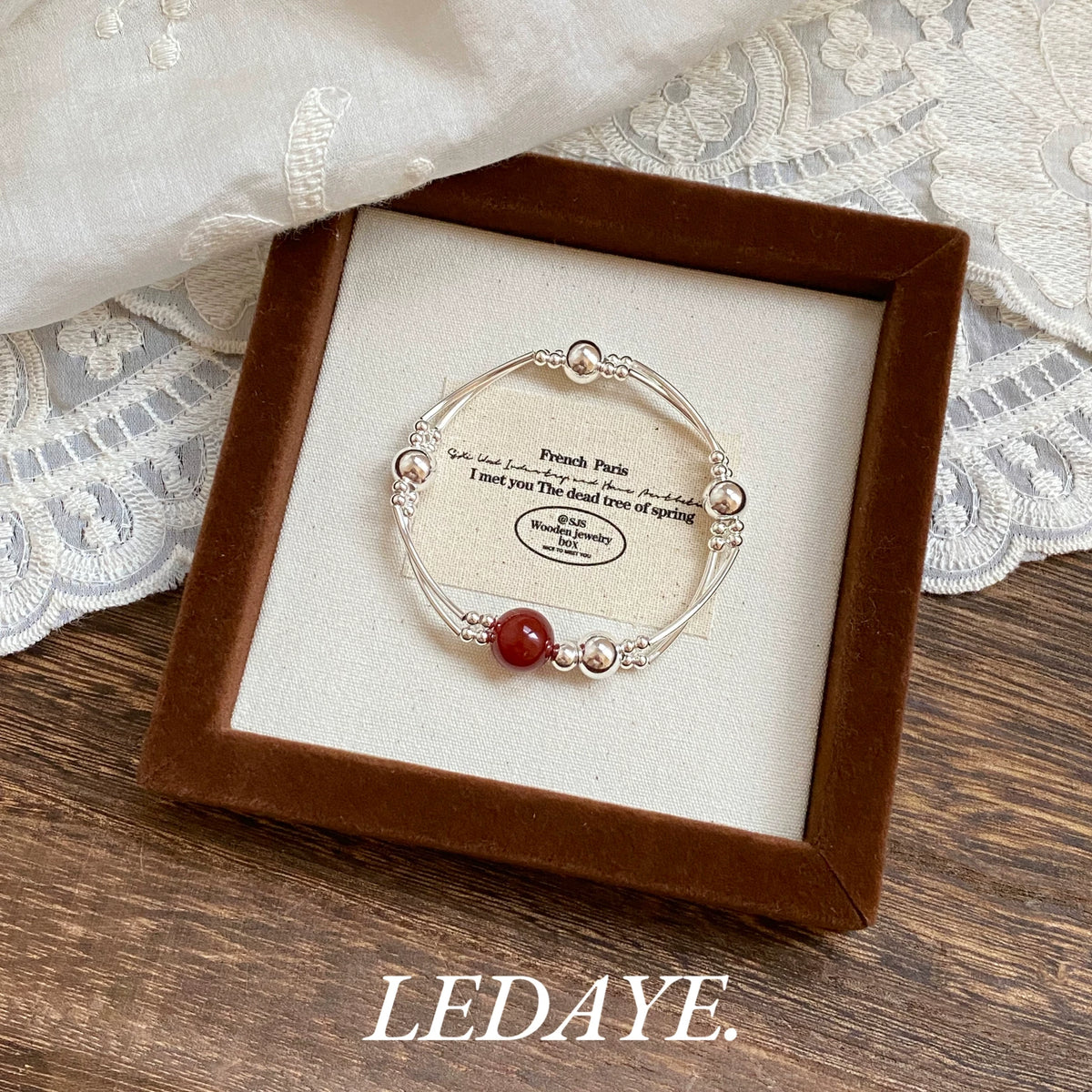 LIDAYE Agate Beaded Bracelet with Contrasting Accents