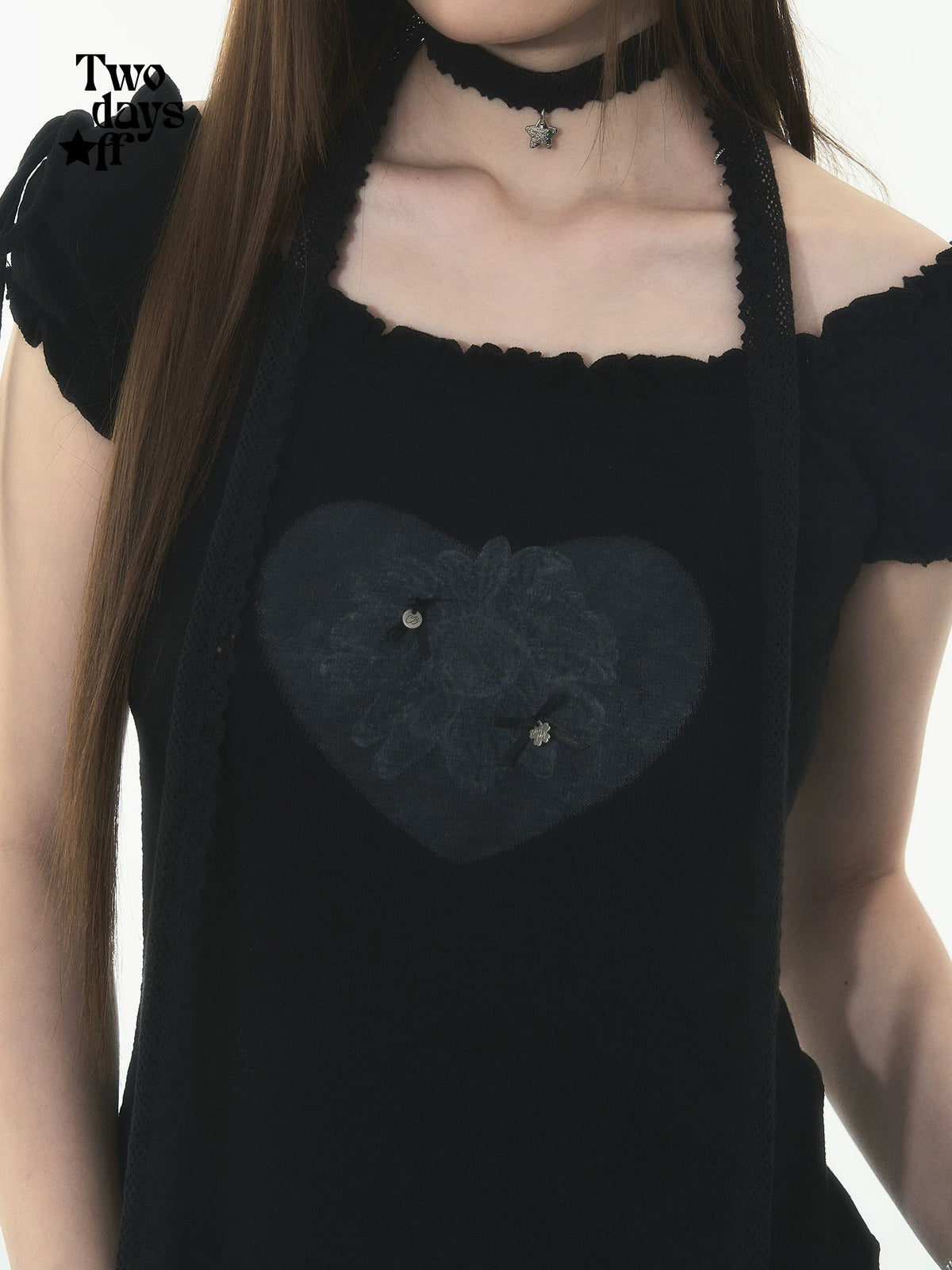 Two days off lab Heart Print Off-Shoulder Cropped Tee
