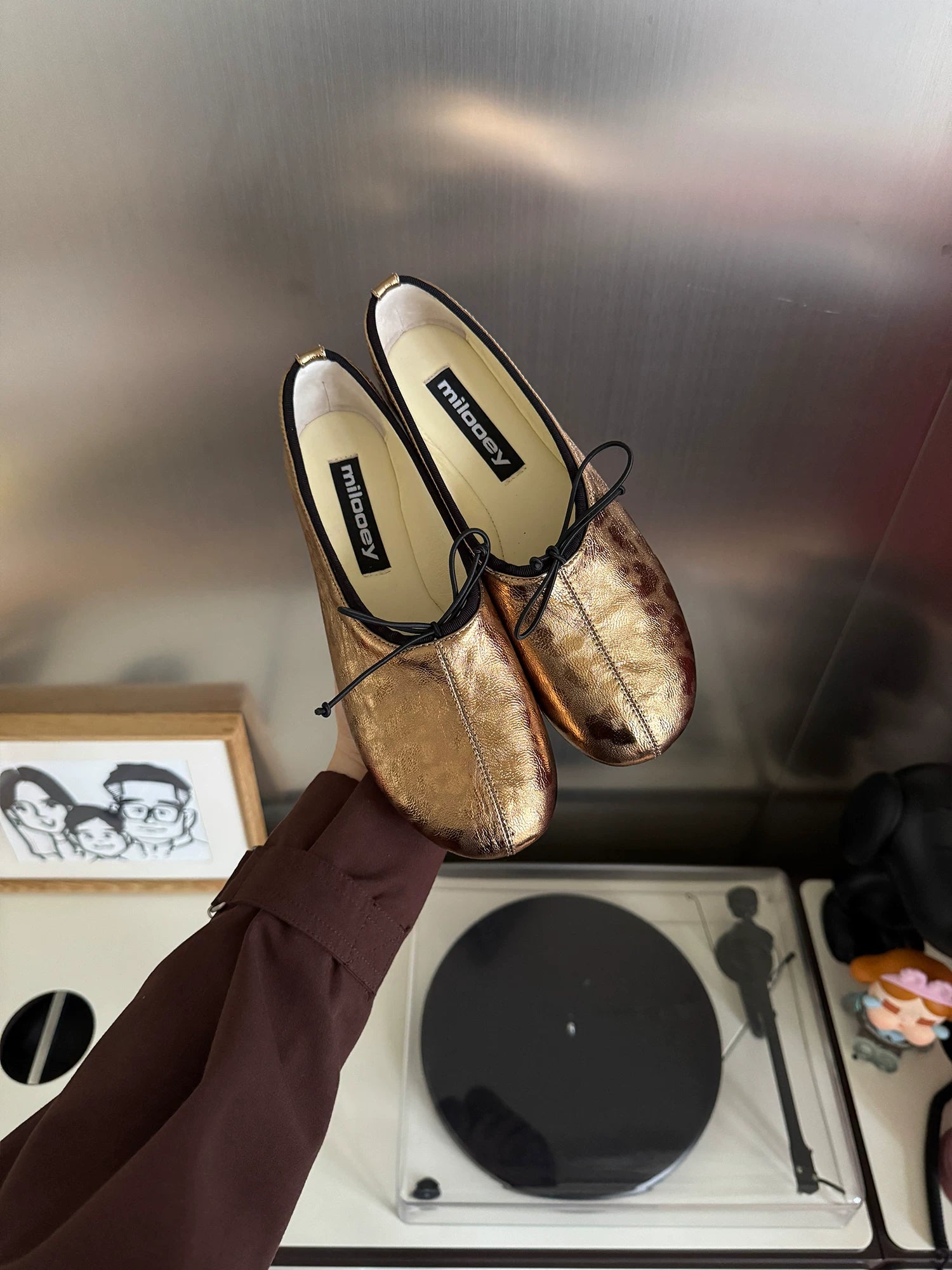 MILOOEY Leather Round-Toe Ballet Flat