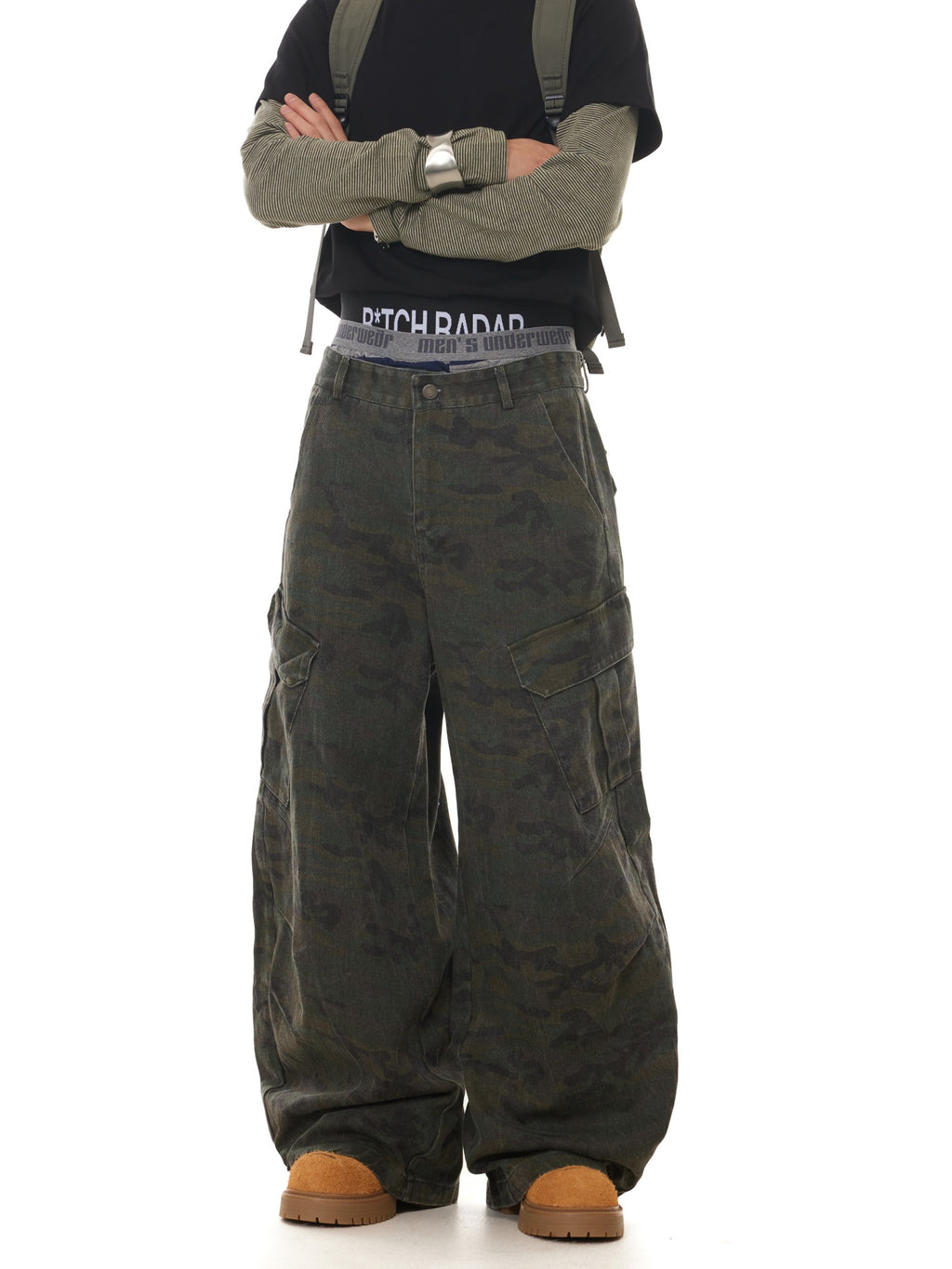 BTSG multi-pocket camouflage scimitar jeans