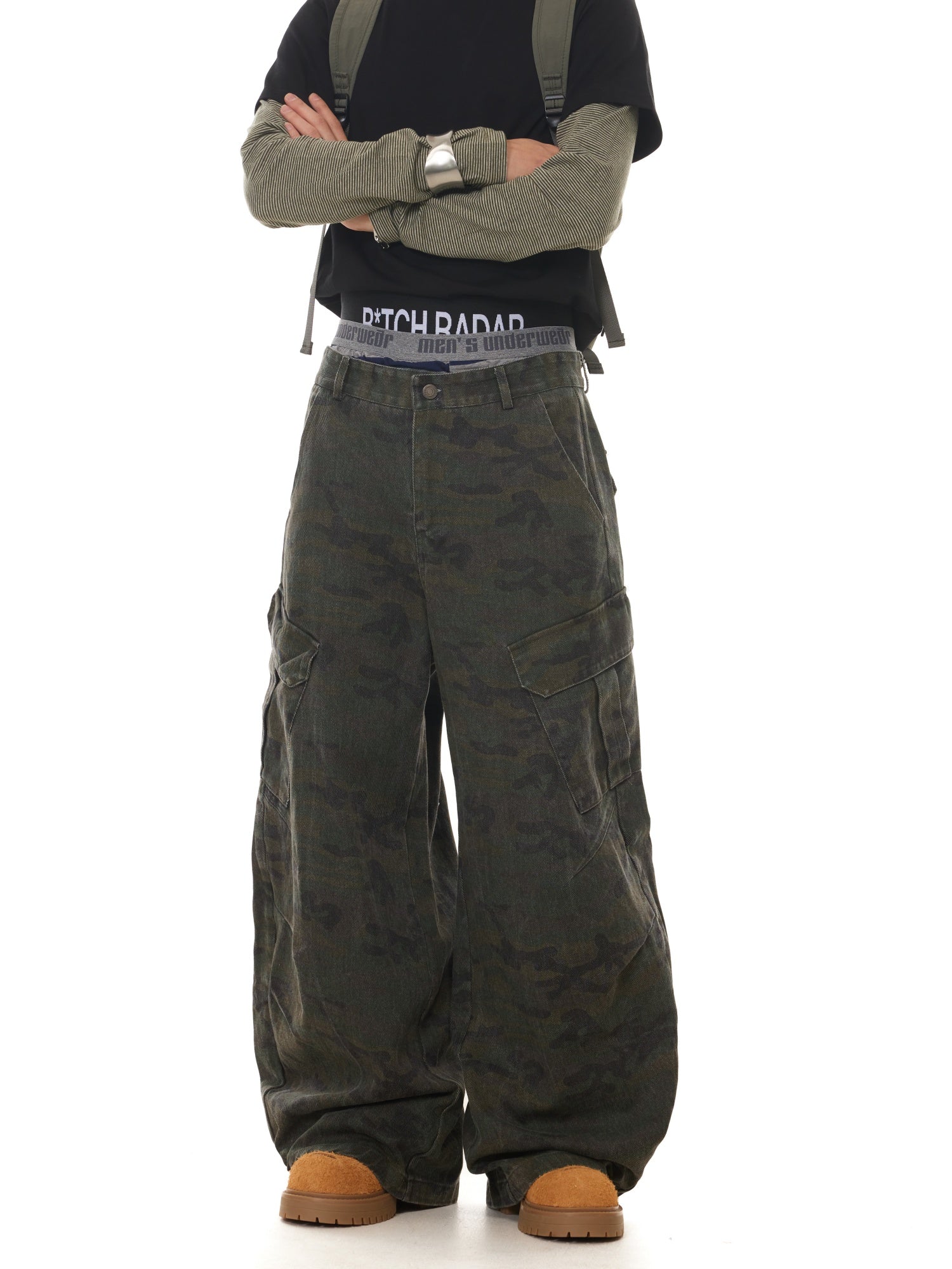 BTSG multi-pocket camouflage scimitar jeans