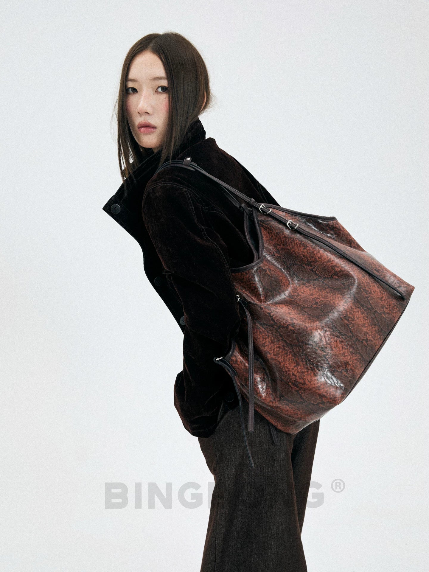 BINGBONG Large Capacity Snake Pattern Commuter Shoulder Tote Bag