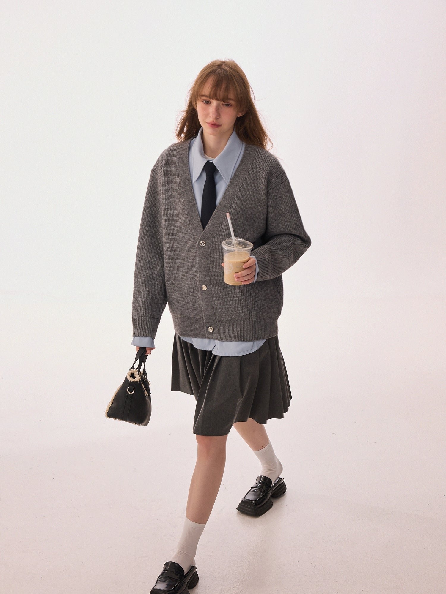 CHOR Premium Sense V-neck Fake Two-piece Shirt Knitted Cardigan Sweater