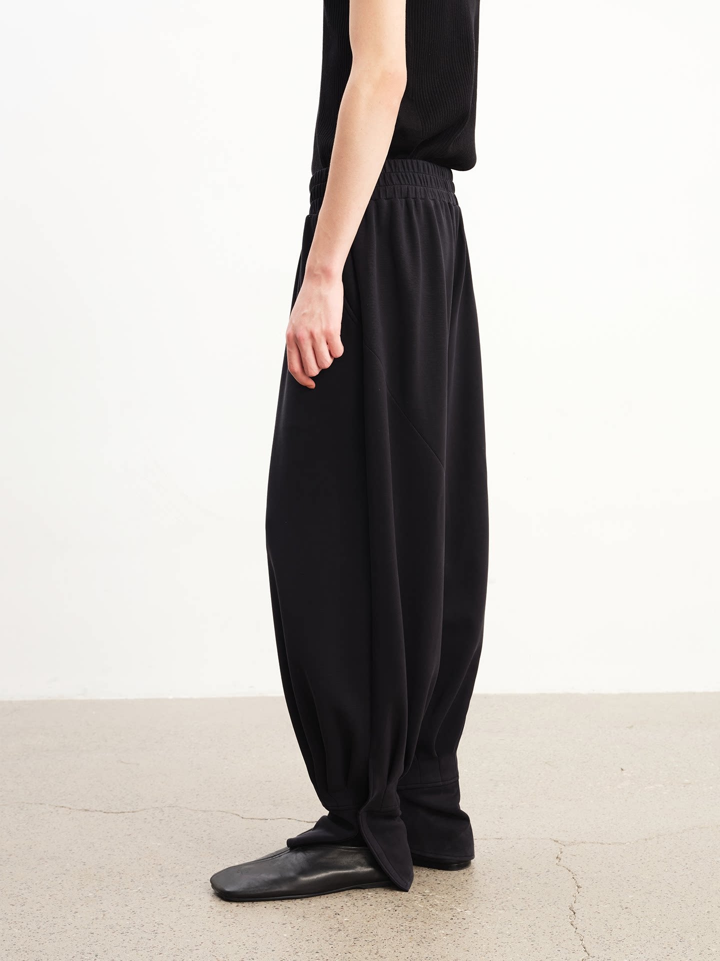 JCAESAR Pleated Straight-Leg Tencel Trousers