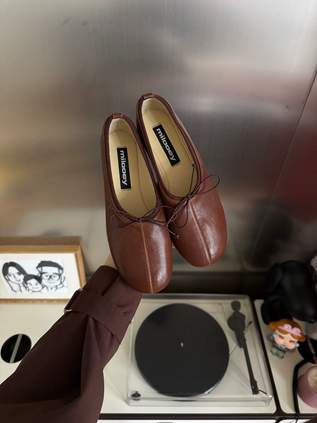 MILOOEY Leather Round-Toe Ballet Flat