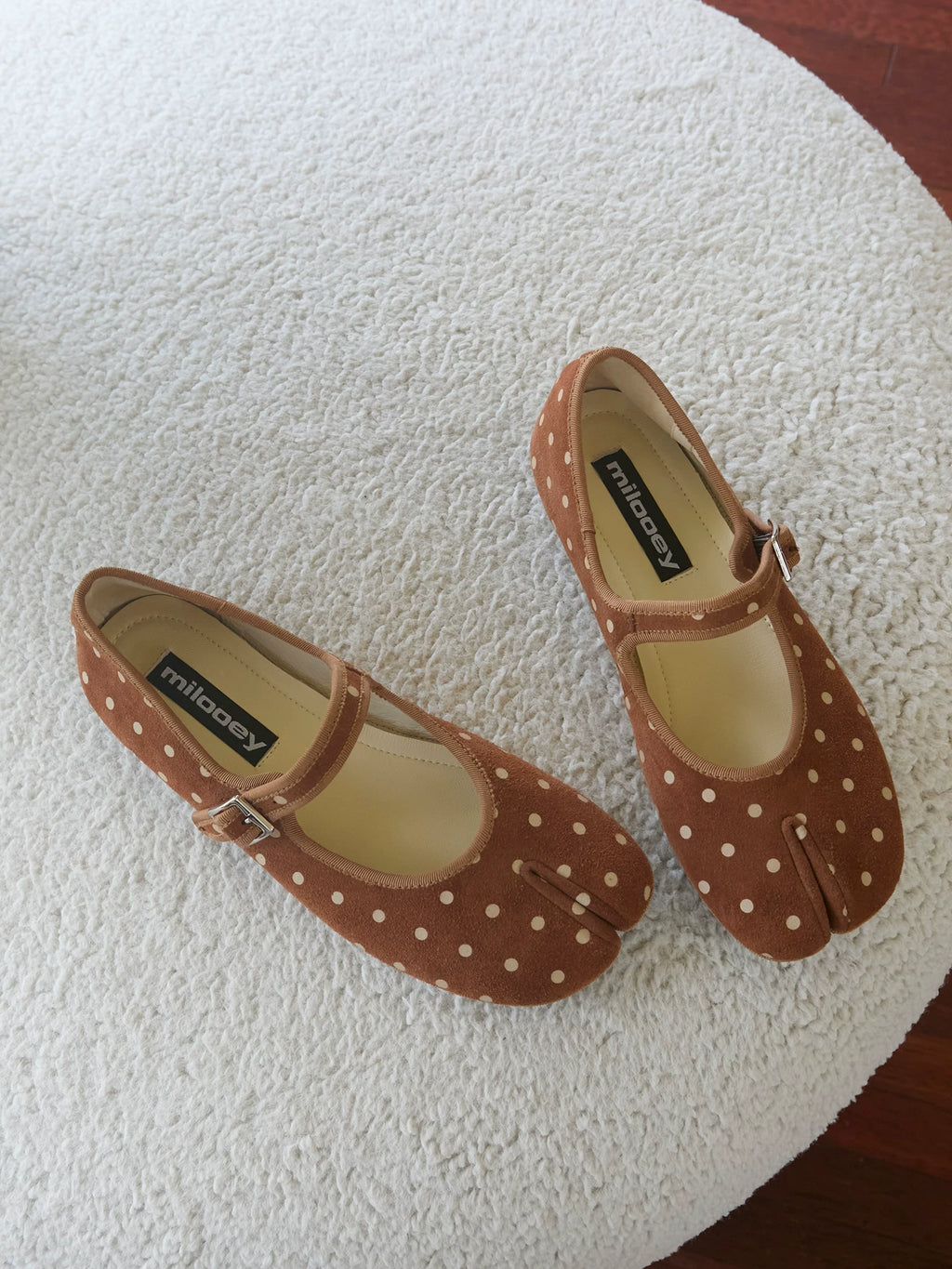 MILOOEY Leather Split-Toe Mary Jane Flat