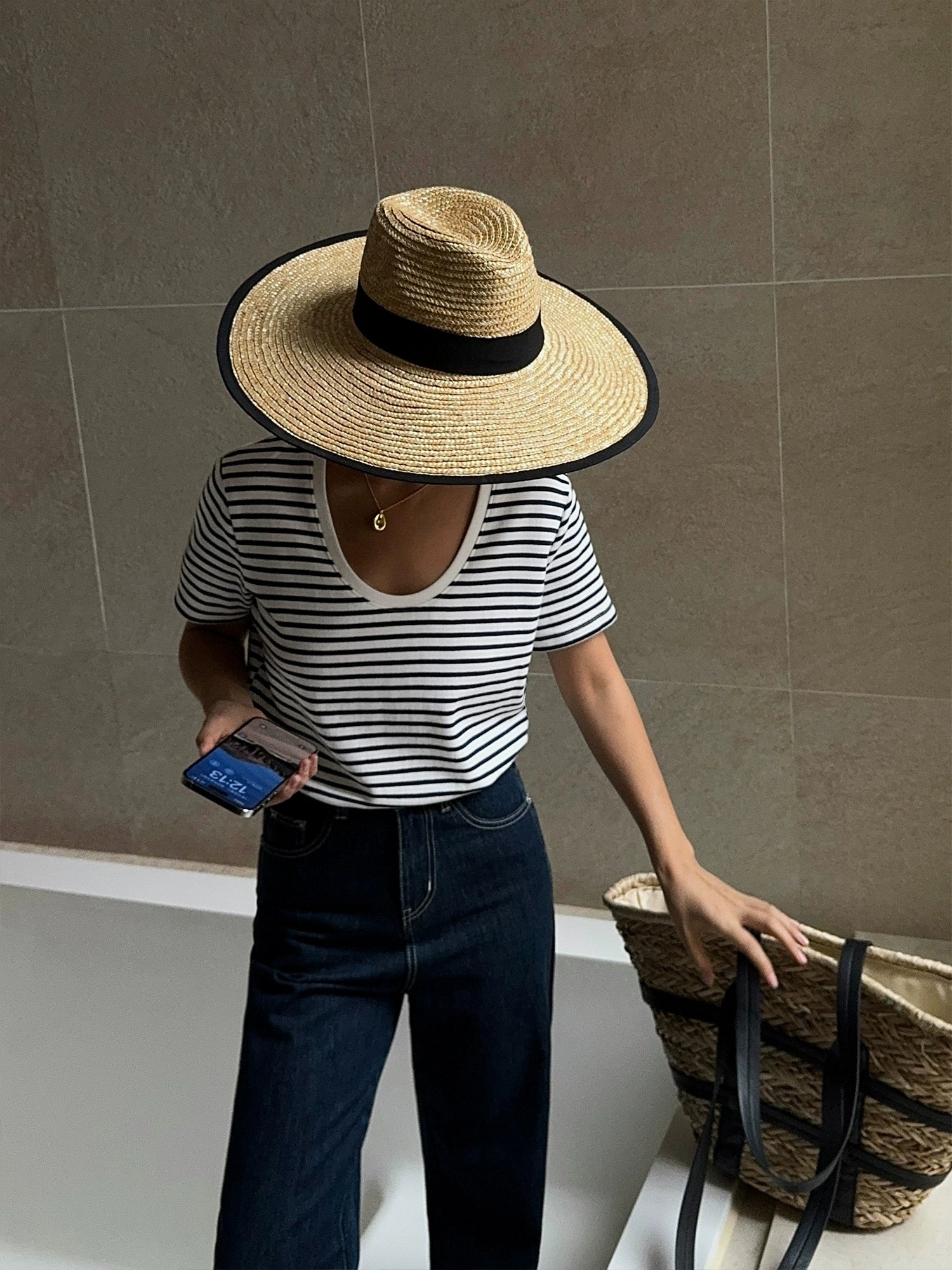NEVA HU Striped U-neck Versatile Casual Tee