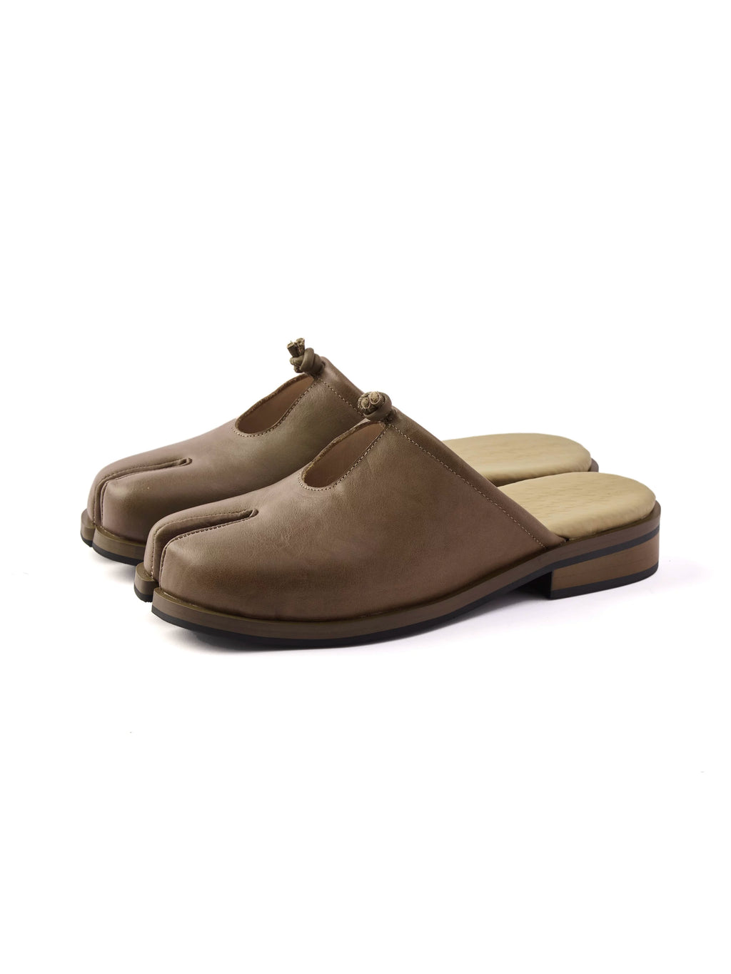 6CRAYON Cowhide Leather Split-Toe Tabi Mule