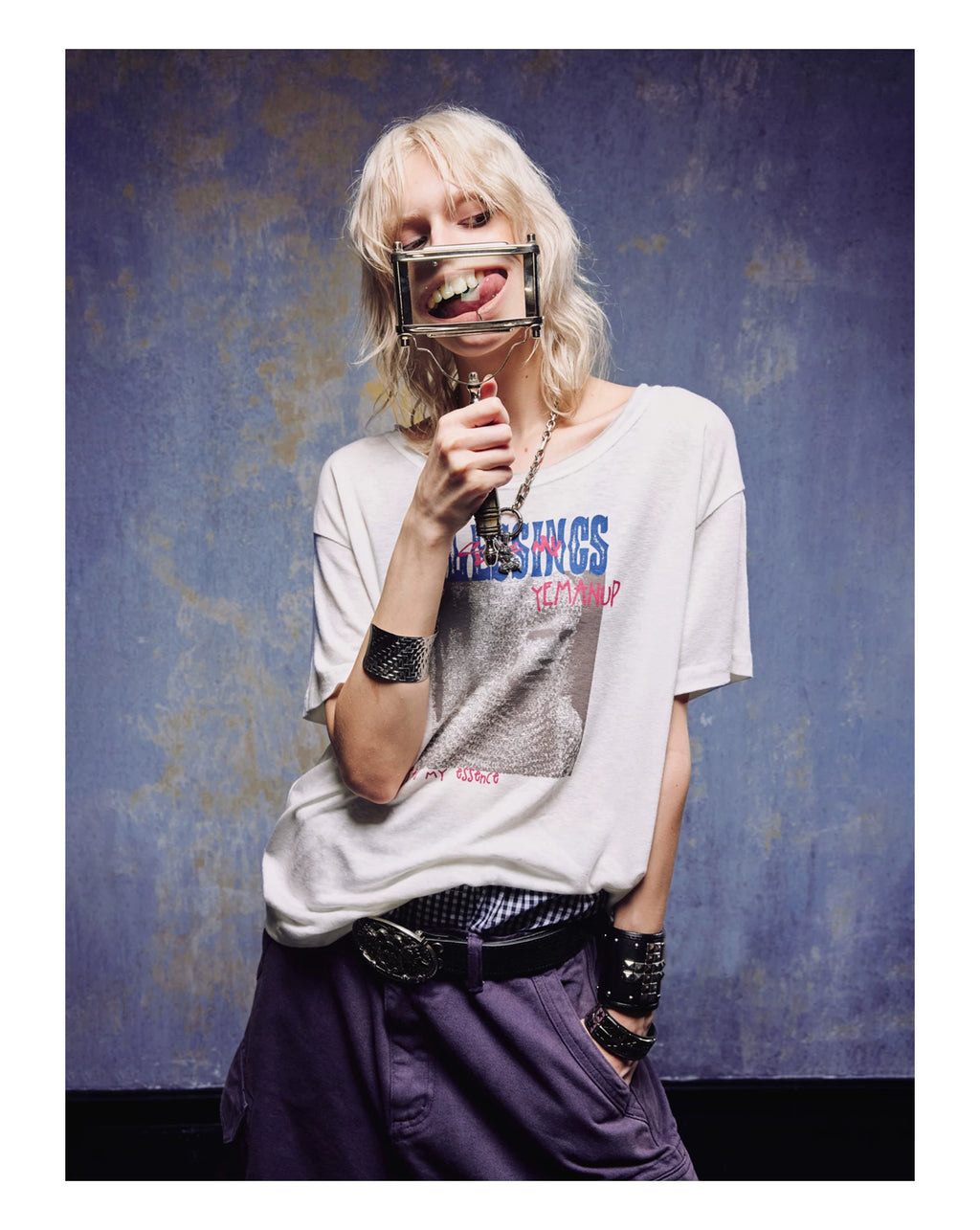 Yemanup Slogan Portrait Print Crew Neck Loose Tee
