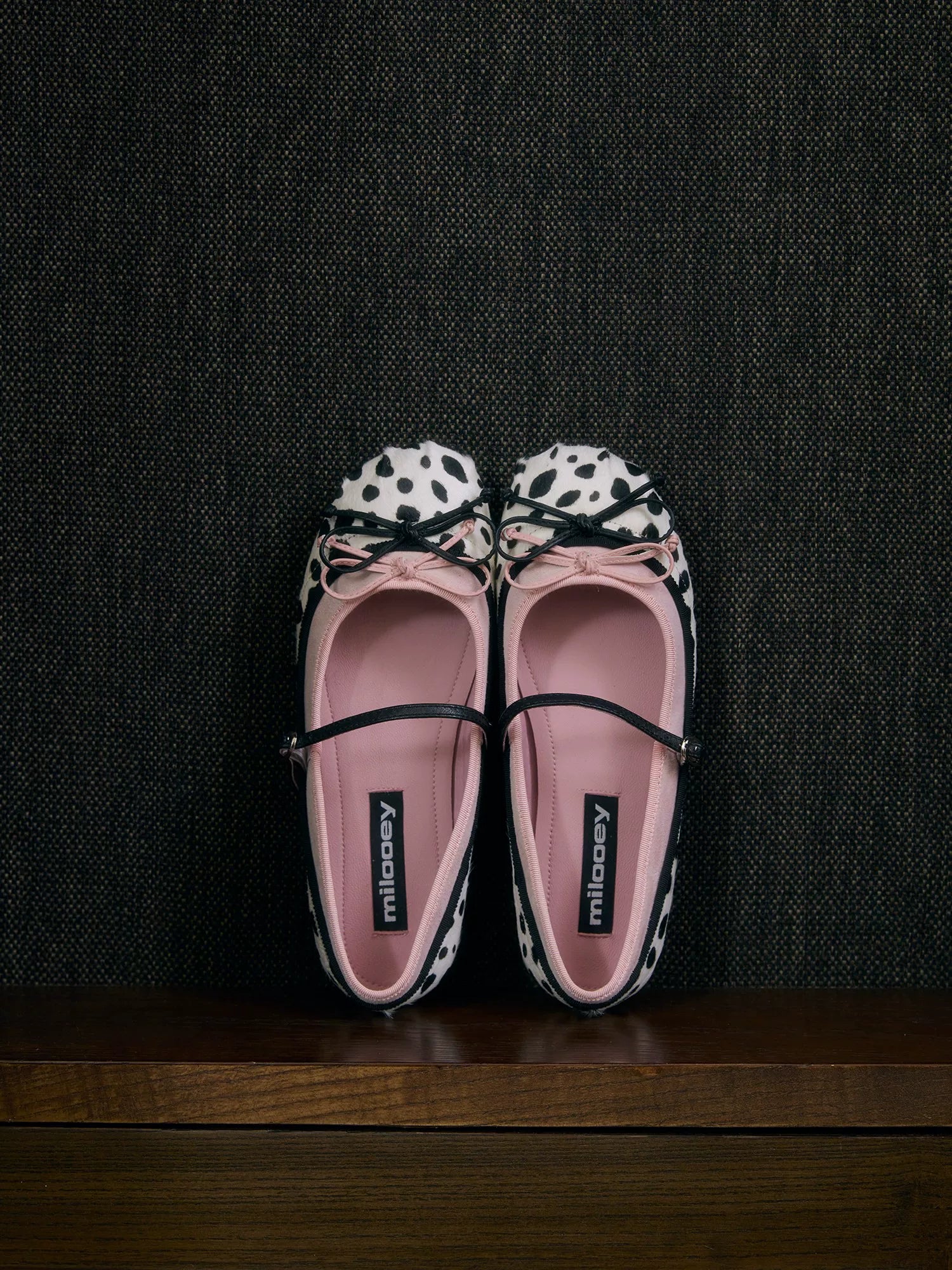 MILOOEY Leather One-Strap Round-Toe Mary Jane