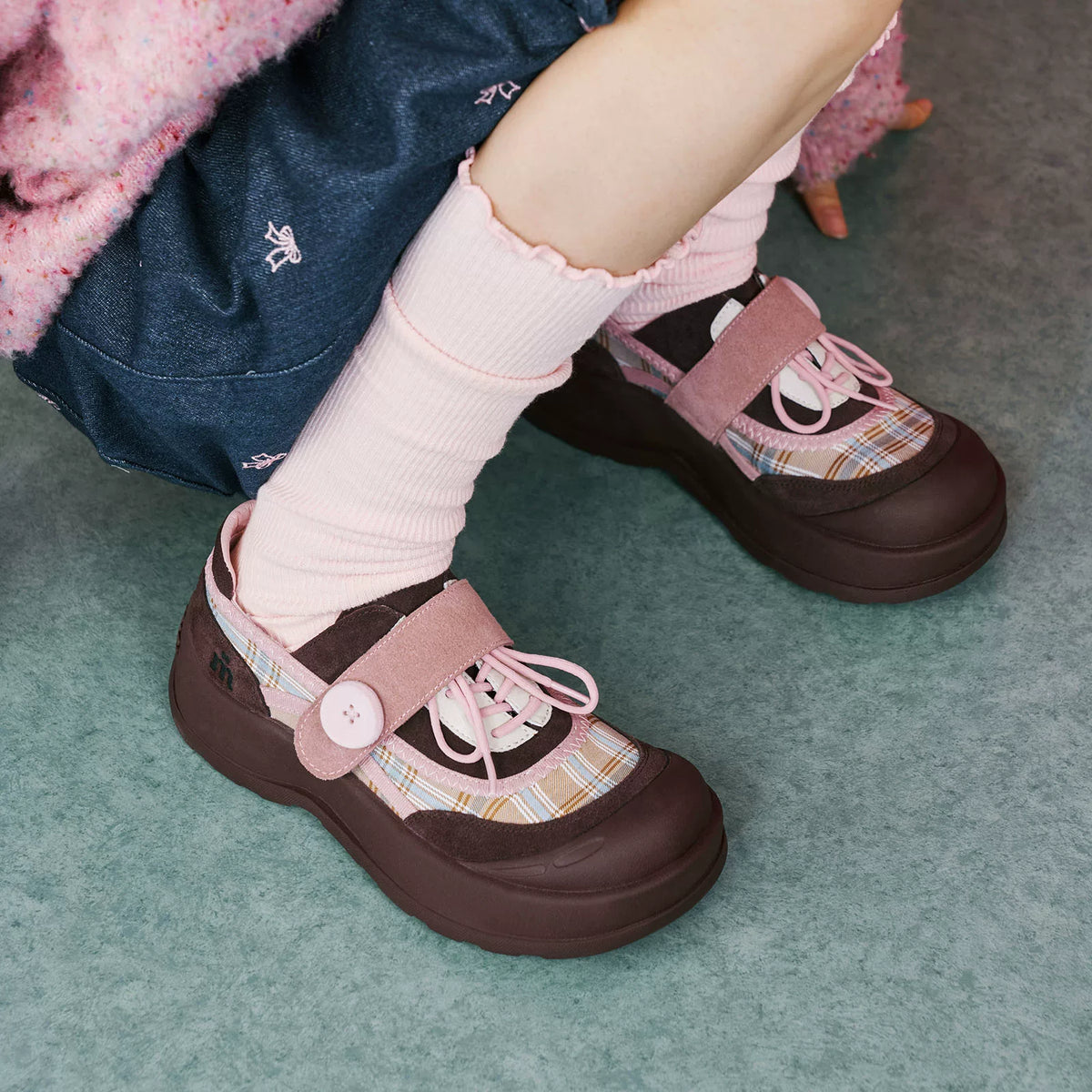 MASOOMAKE Suede Velcro Platform Wide-Toe Sneaker