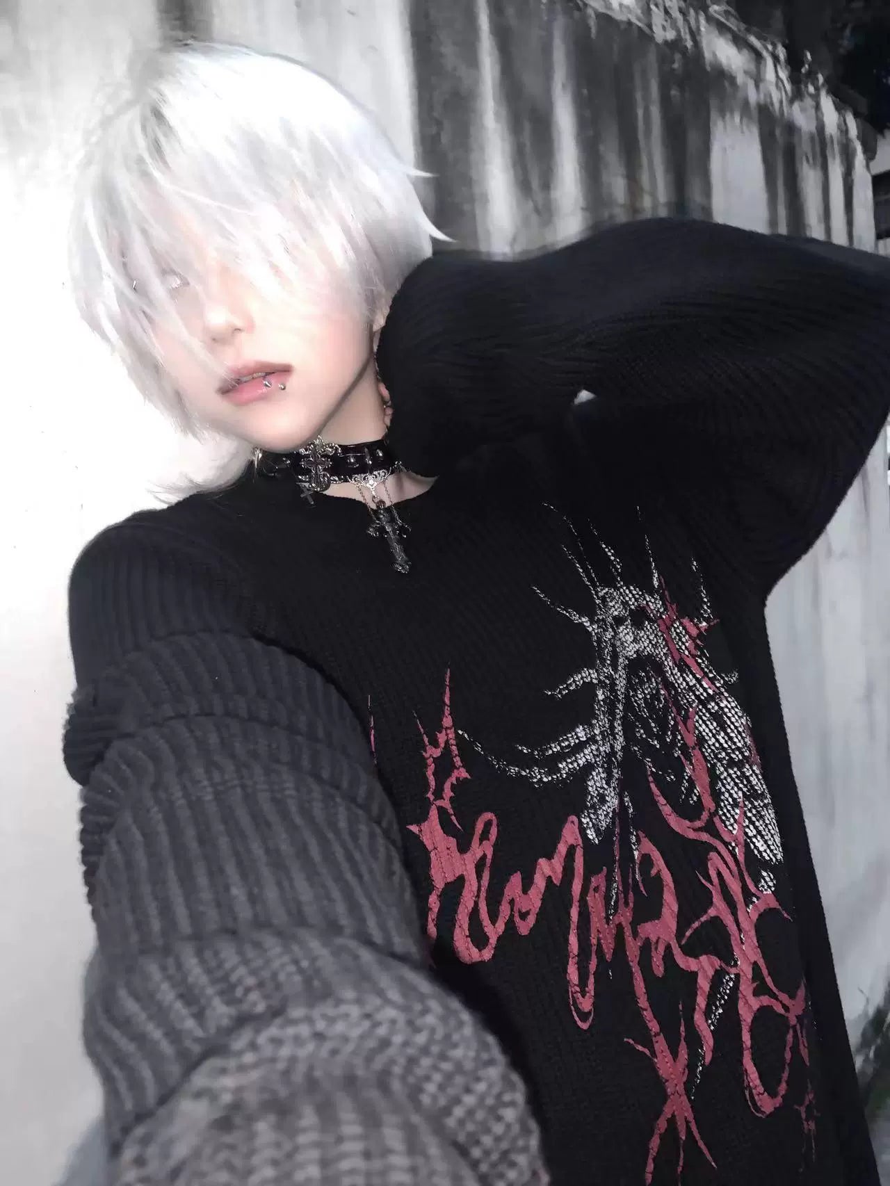 Wetbody Pullover Hole Loose Neutral Sweater
