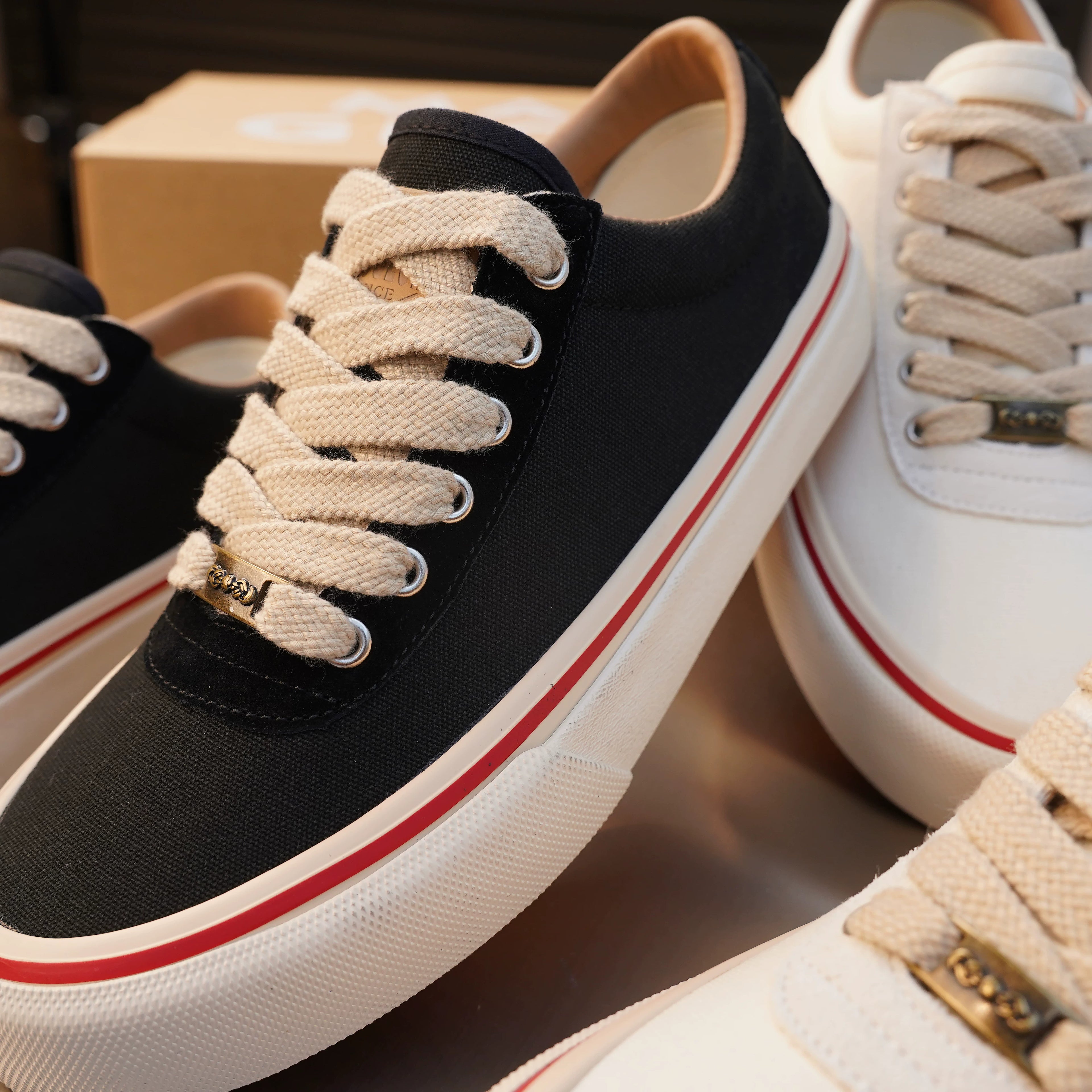 MARS GEOME Versatile Wide Last Shoes