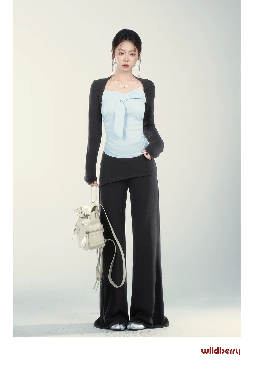 Wildberry Contrasting Color Slim-fitting Long-sleeved Knitted Sweater