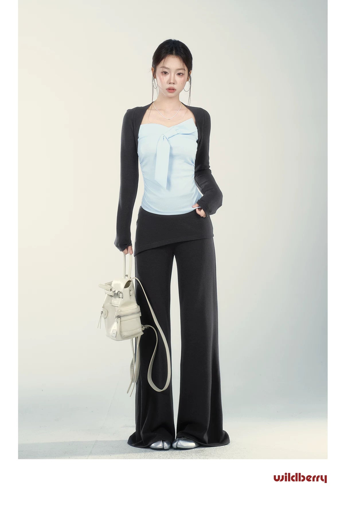 Wildberry Contrasting Color Slim-fitting Long-sleeved Knitted Sweater