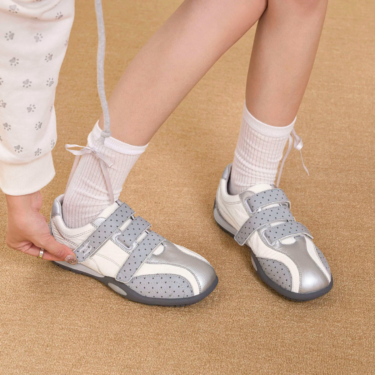 MASOOMAKE Canvas Velcro Low-Top Sneaker