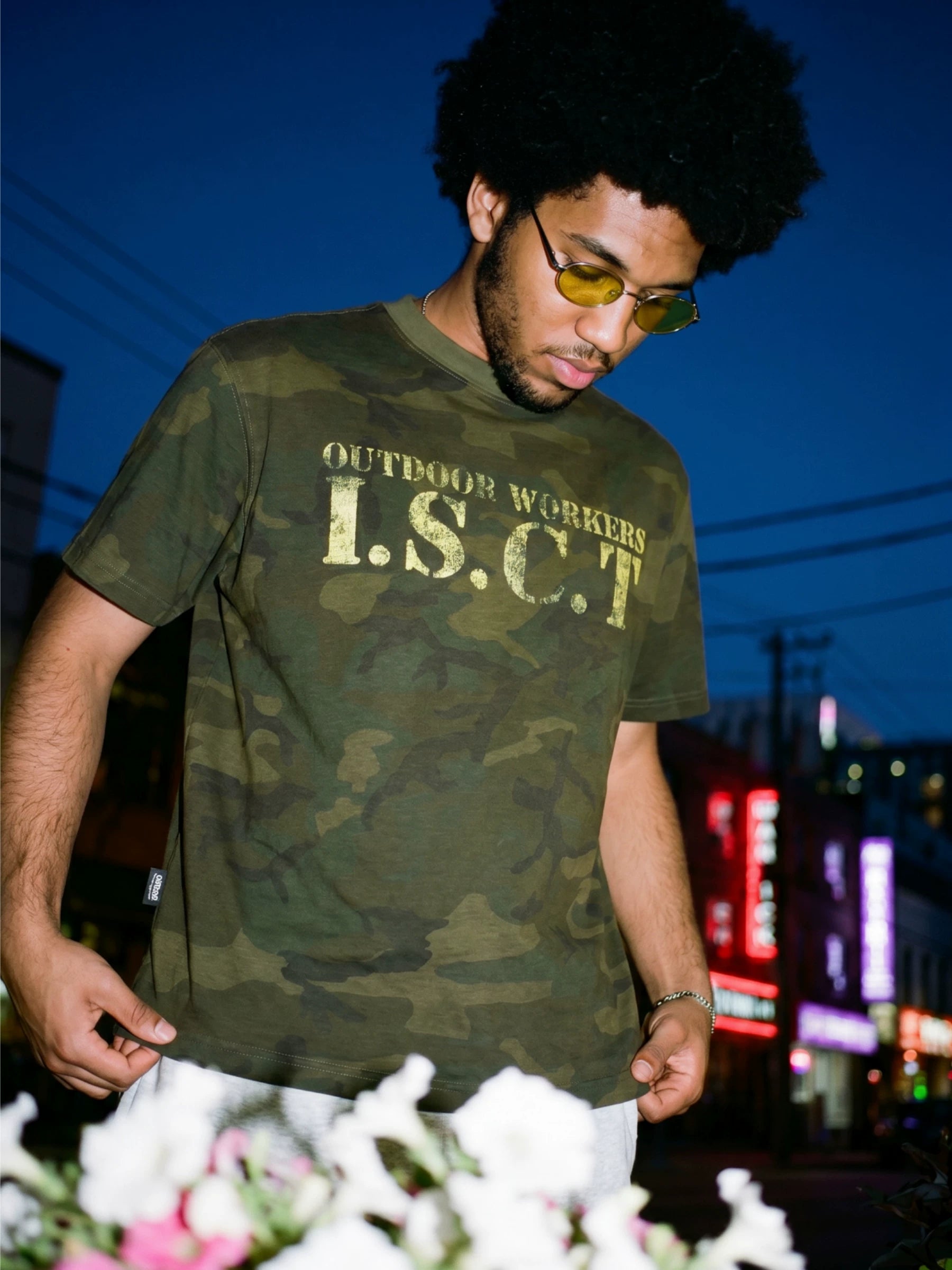COMICTREE Old Front Shoulder Crew Neck Camouflage Tee