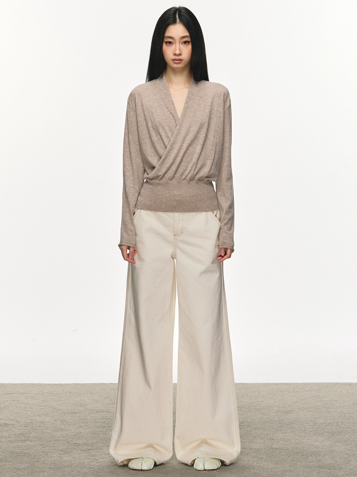 Anna Aneae Pleated V-neck Cross Loose Long Sleeve Knit