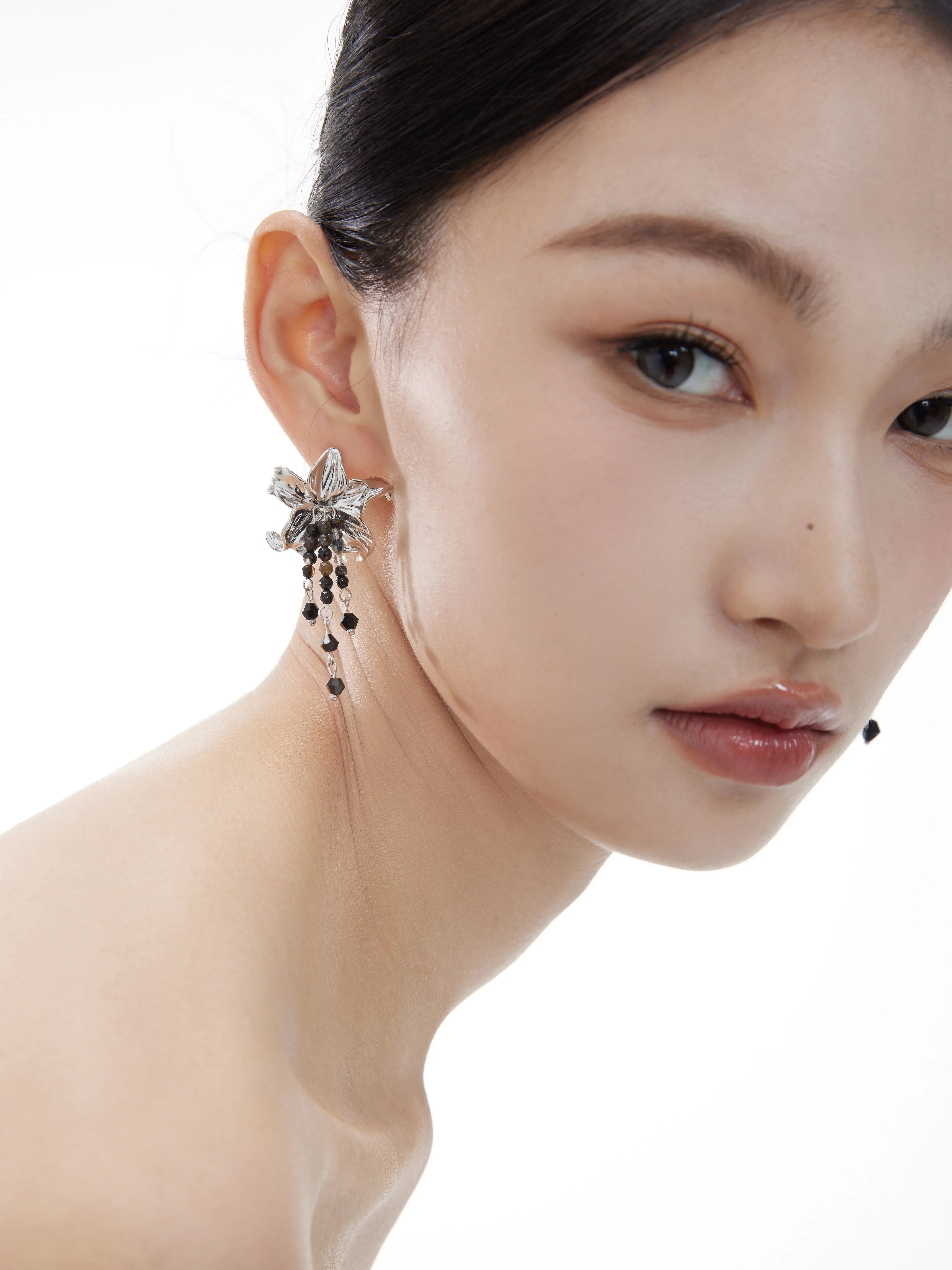NO SOLUTION Romantic Lily Earrings