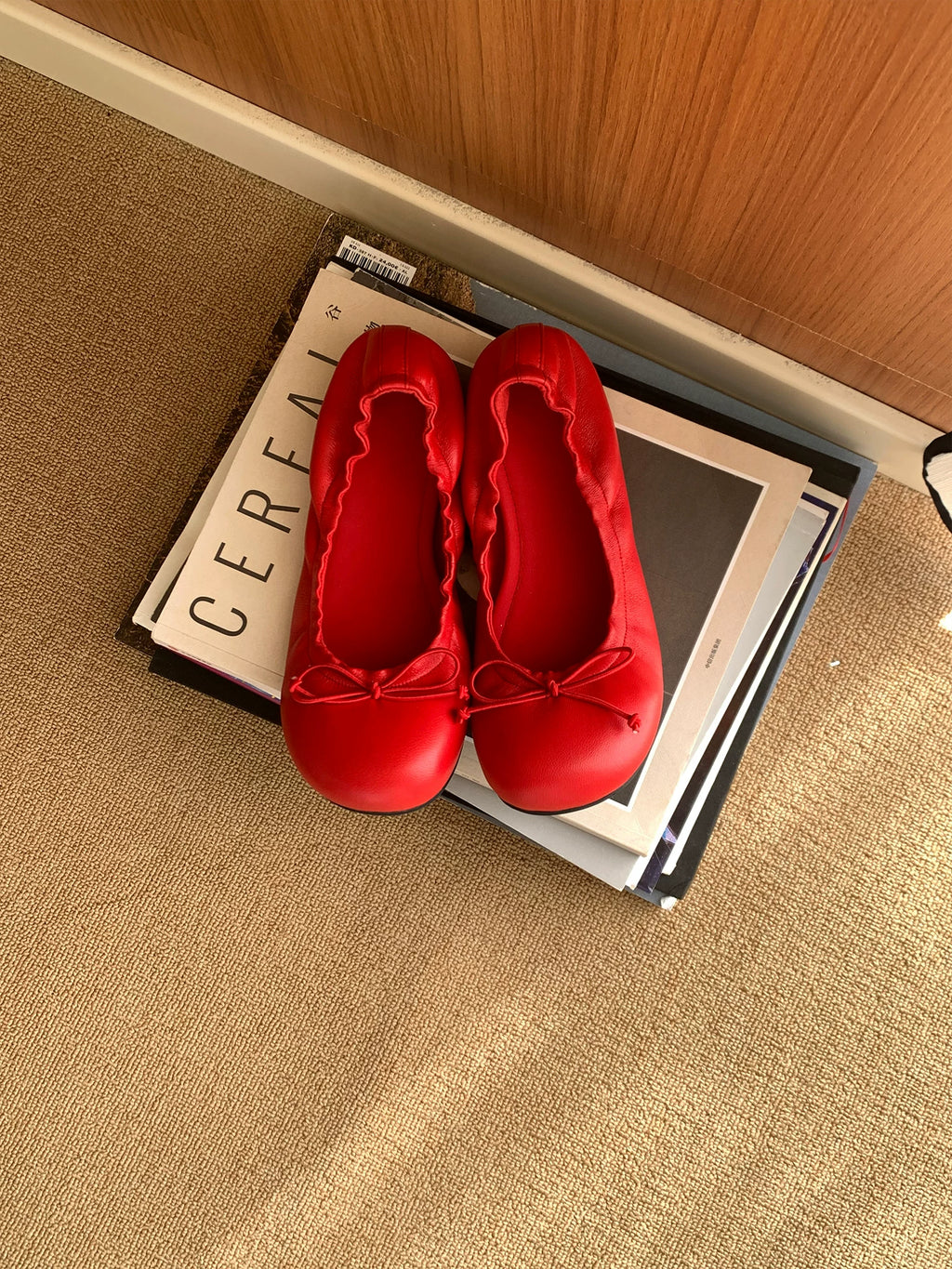 MILOOEY Leather Bow Ballet Flat