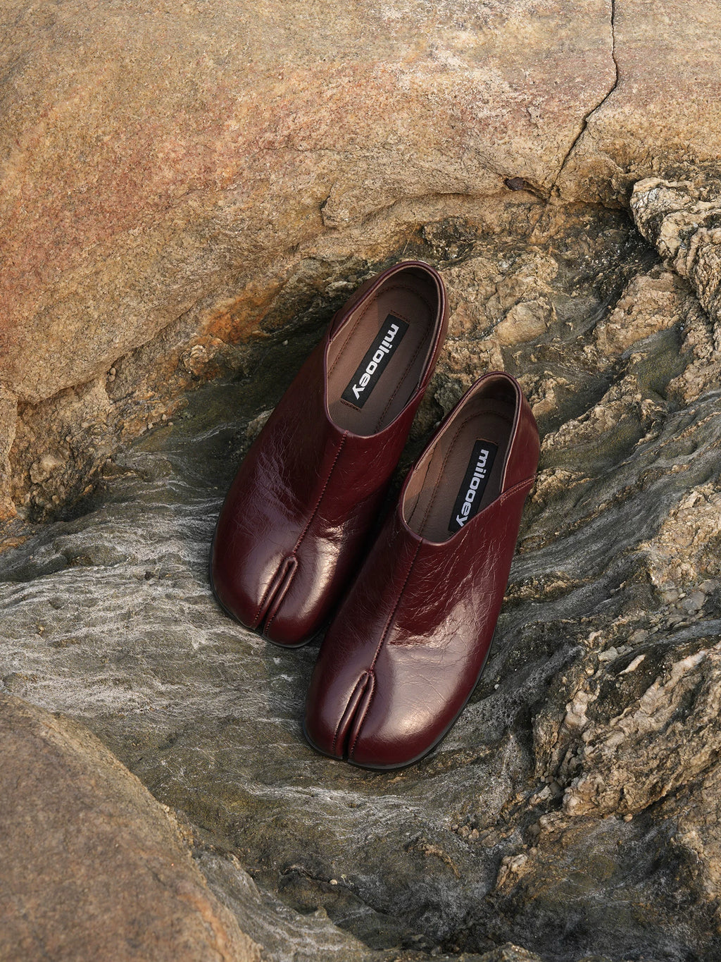 MILOOEY Leather Split-Toe Slip-On Mule