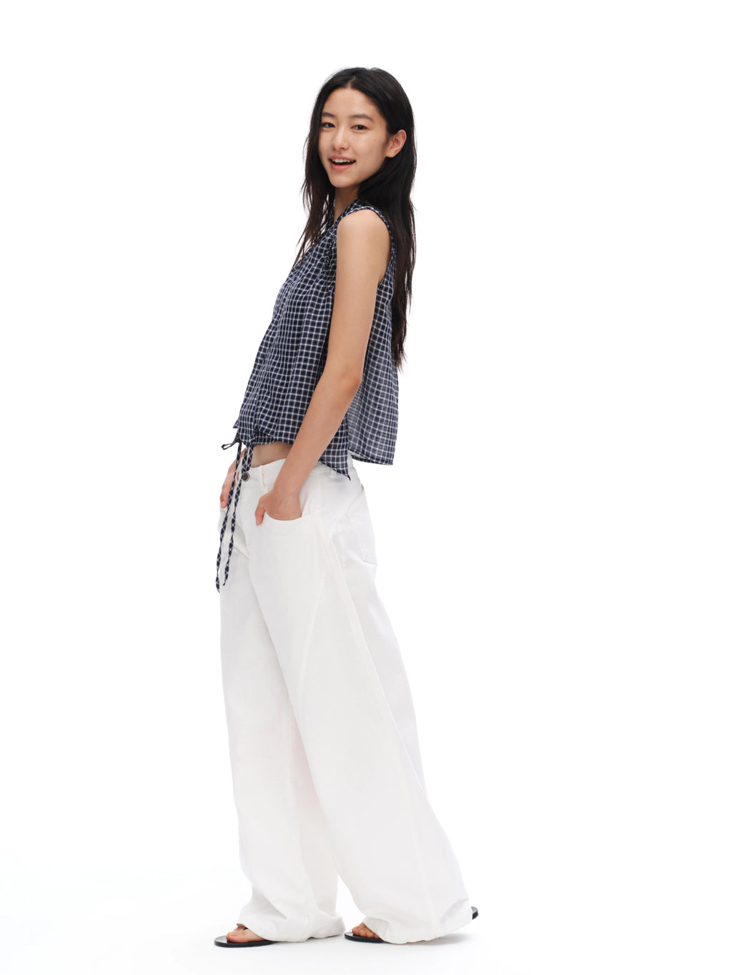 Oinimi Checked Pleated Slim Sleeveless Shirt