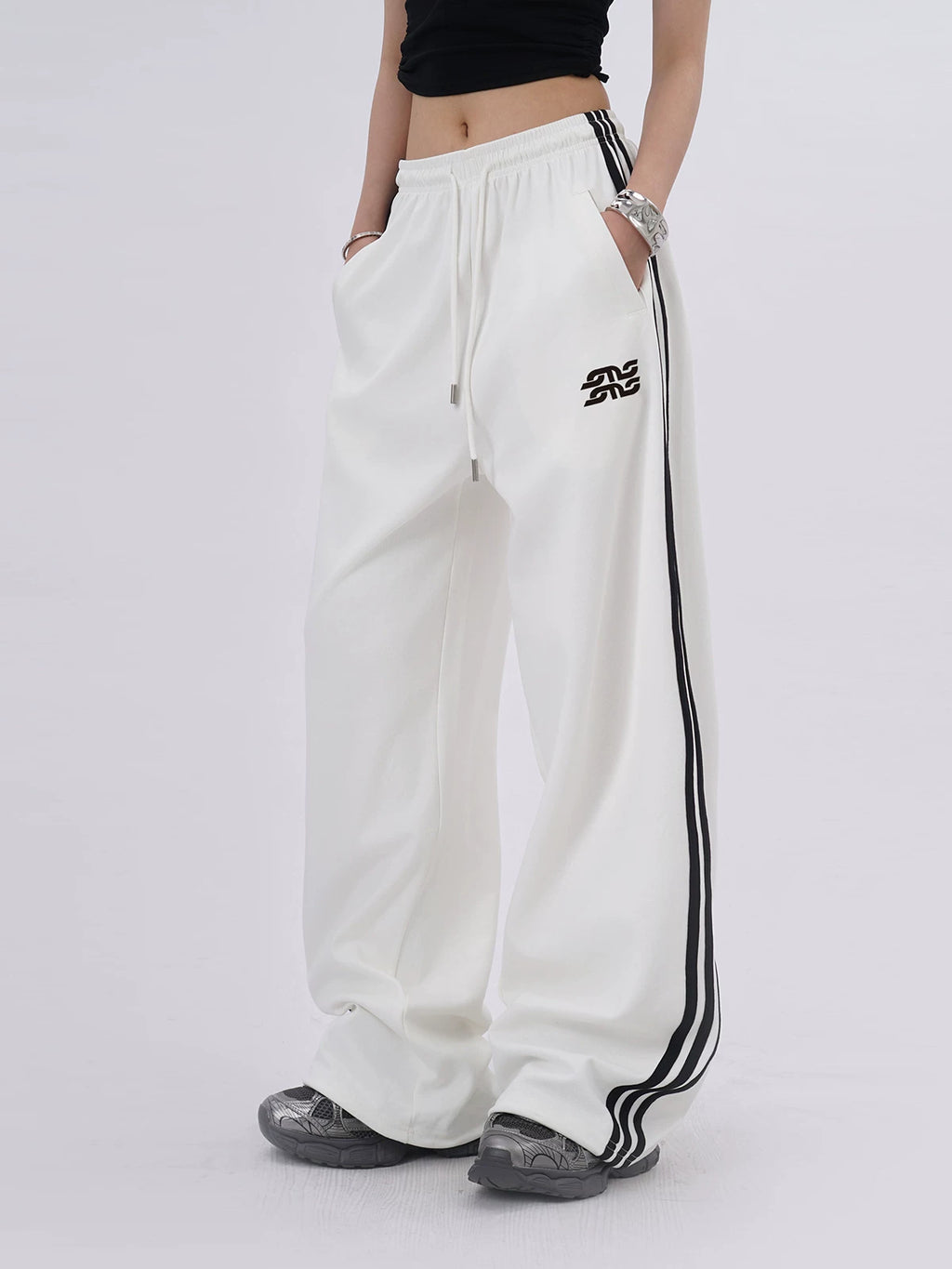 SAMUSAN Embroidered Three-bar Drawstring Slim Slacks