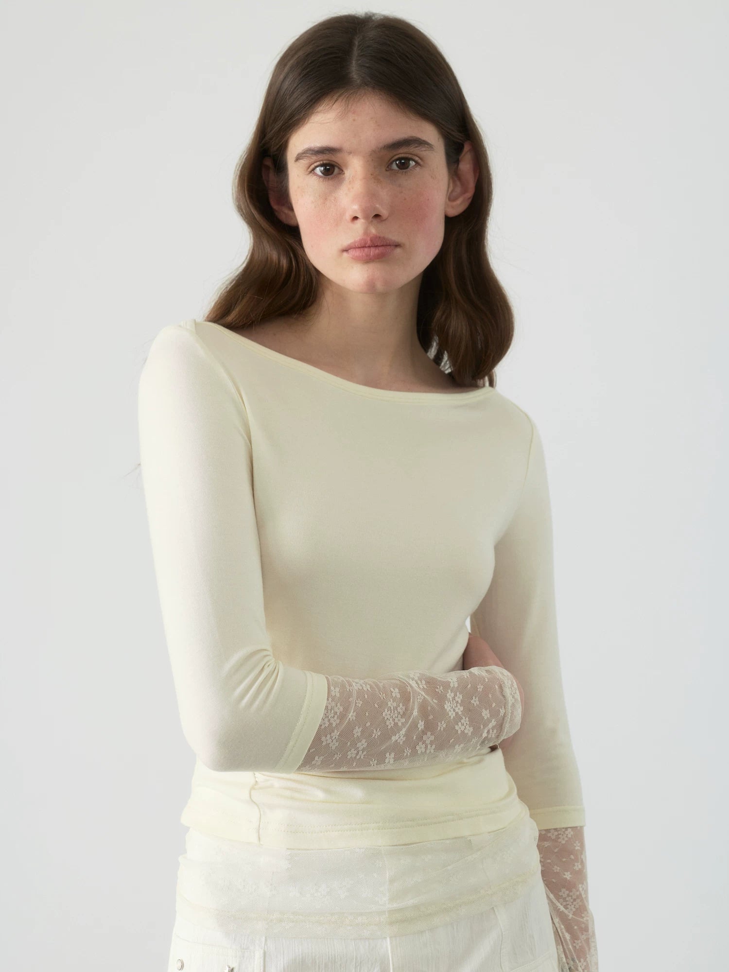 Yawhat Lace Trim Shirred Asymmetric Long-Sleeve Tee