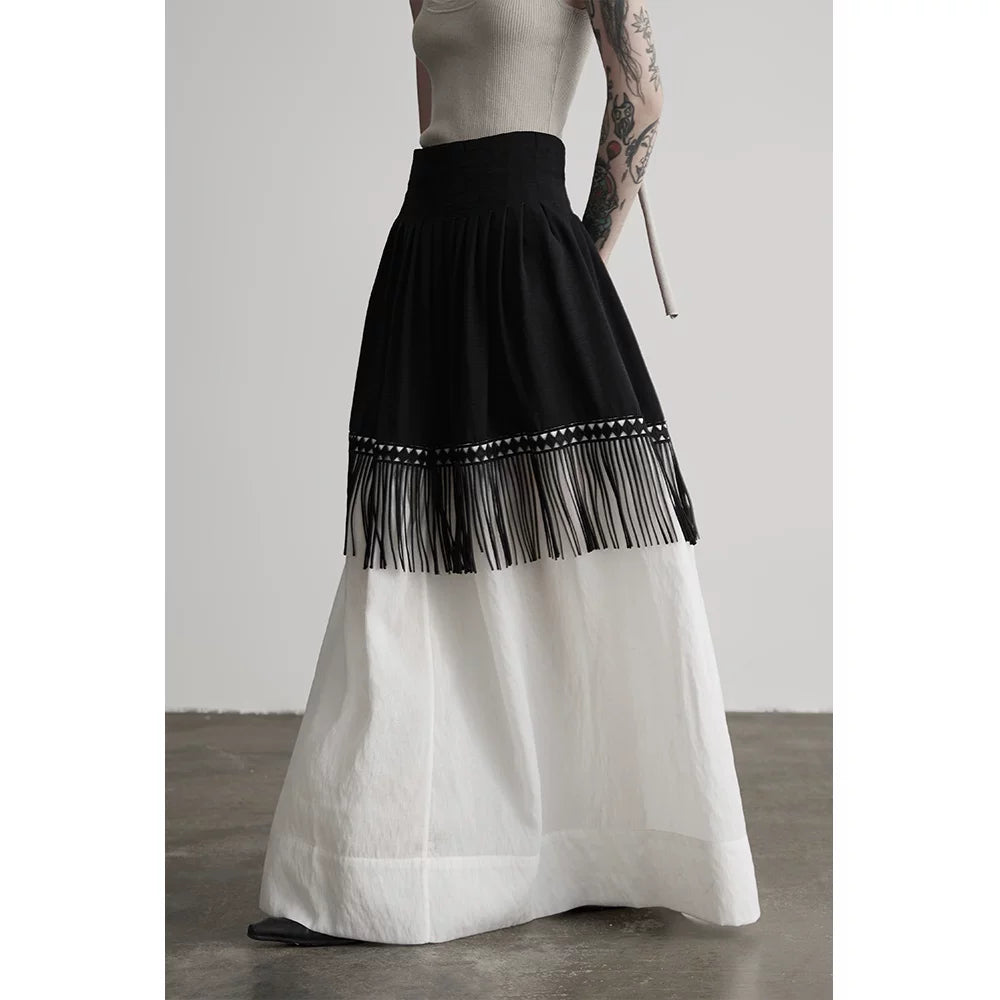 INDULGE Minimalist Contrasting Color Stitching A-shaped Skirt