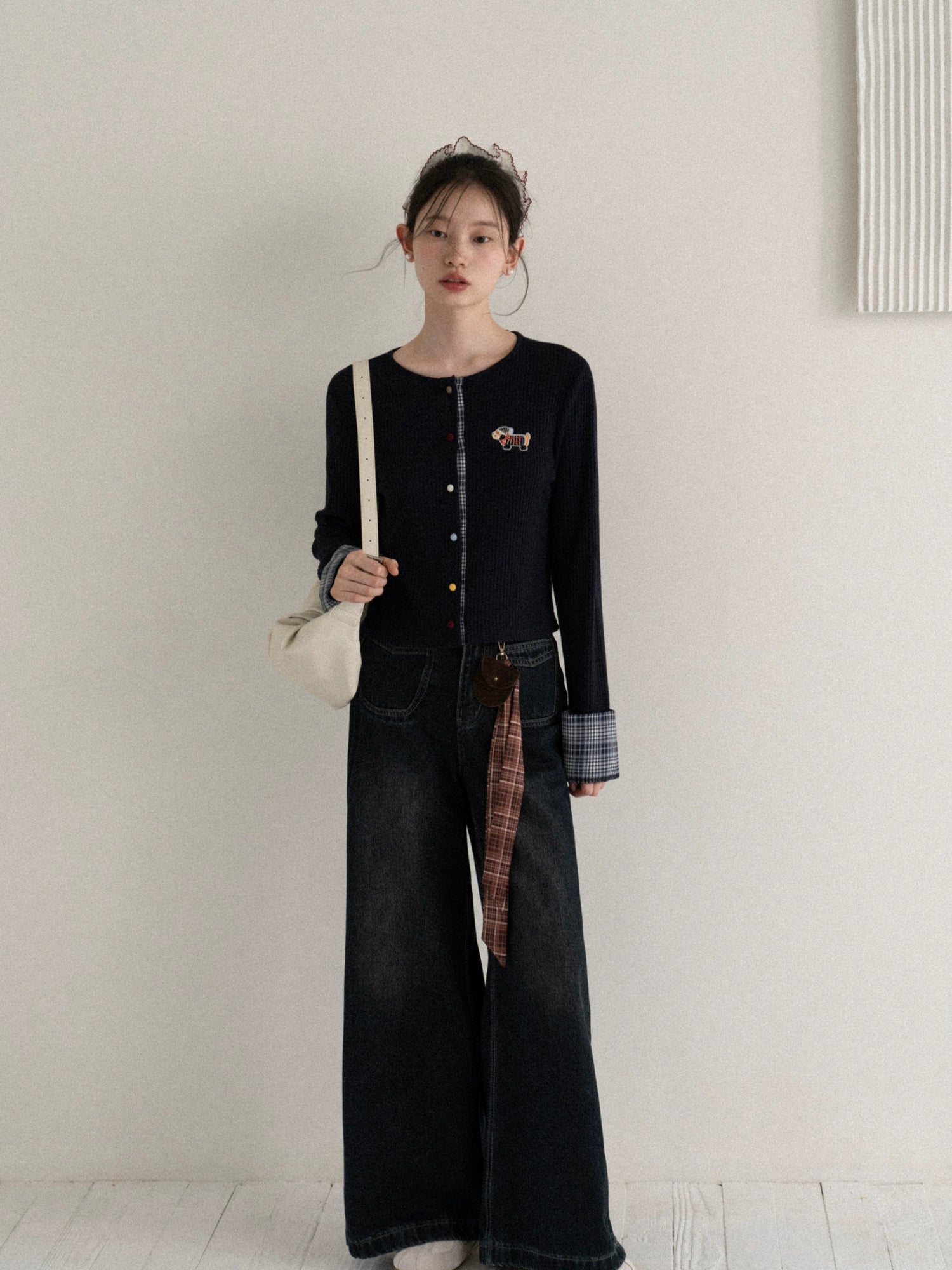 Cantonstory Color Button Knitted Slim-Fit Cardigan