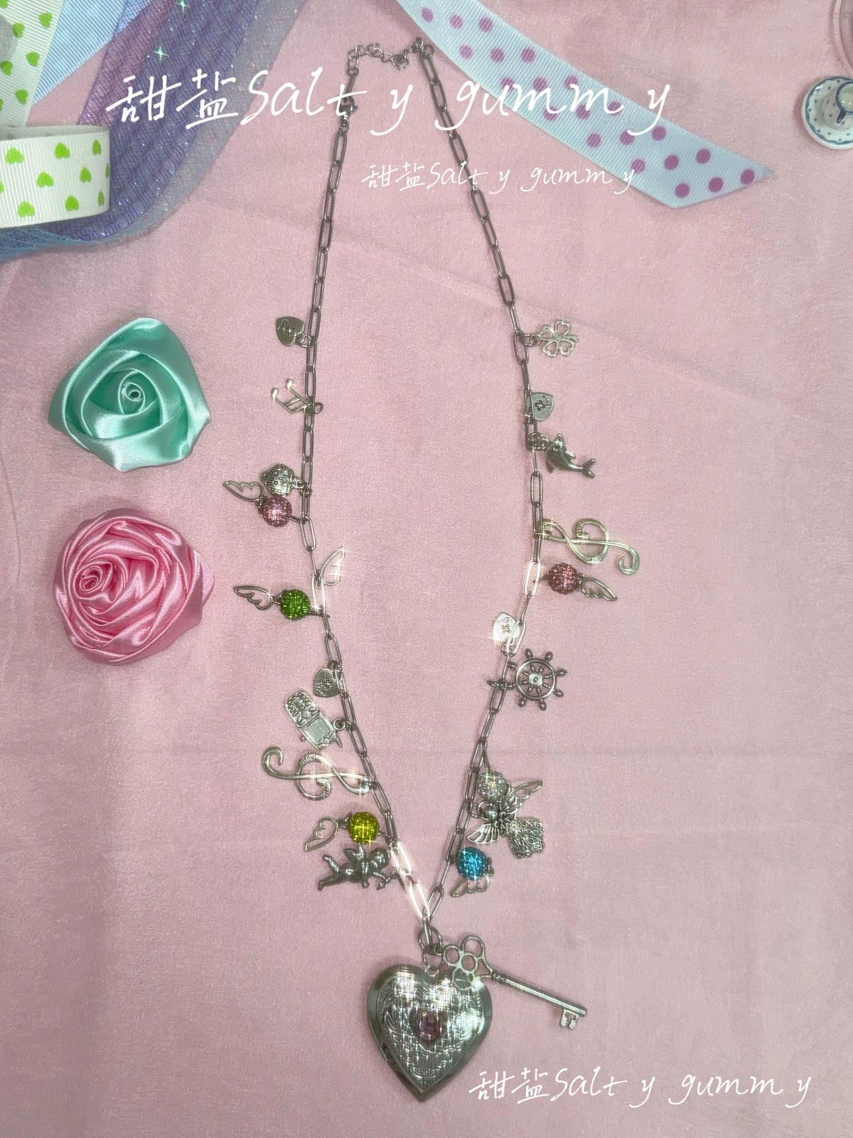 Salty gummy Rhinestone Heart Photo Frame Angel Wing Necklace