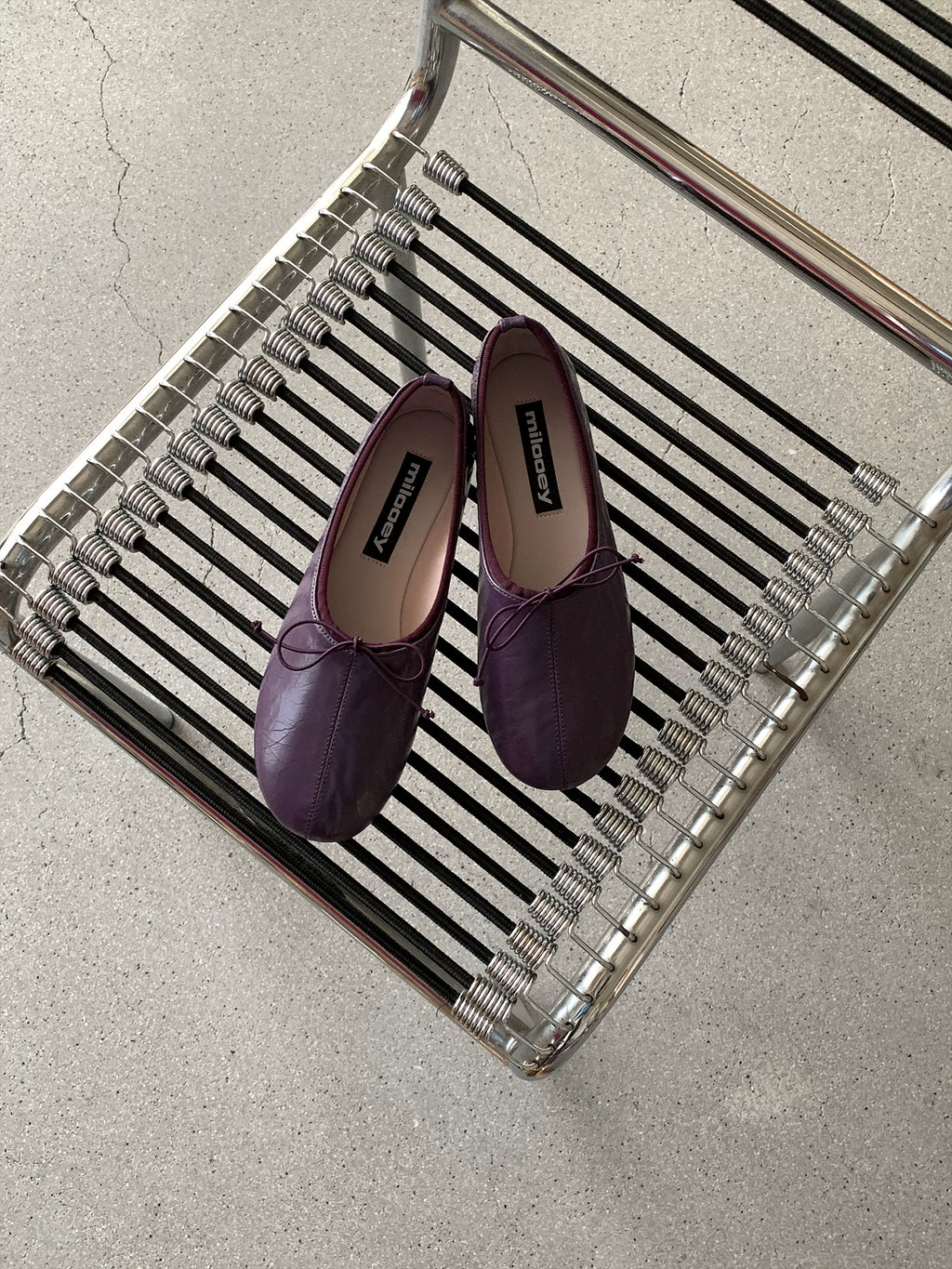 MILOOEY Leather Round-Toe Ballet Flat