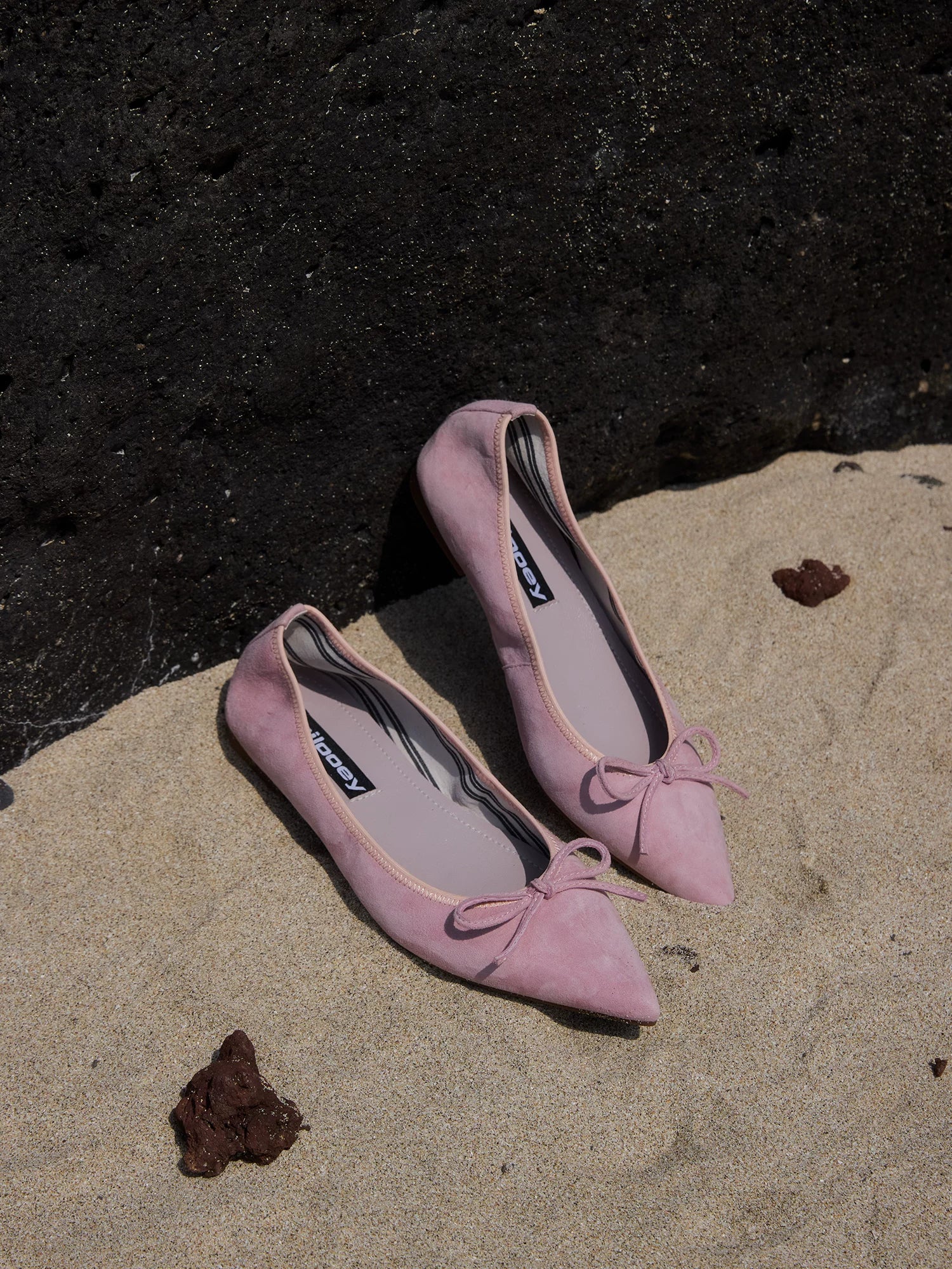 MILOOEY Leather Pointed-Toe Ballet Flat