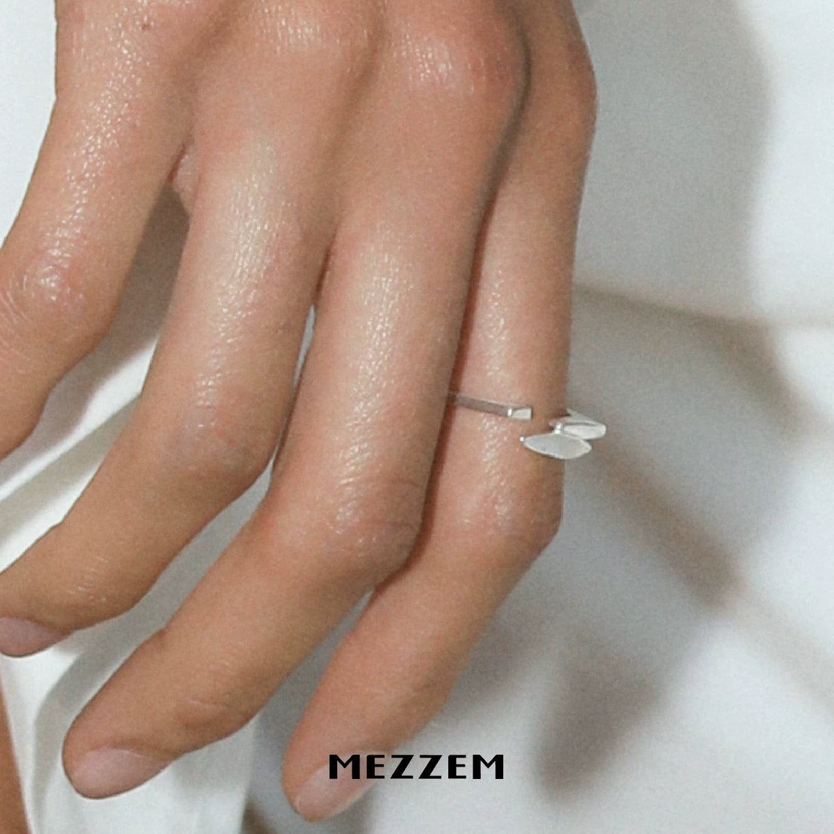 MEZZEM Sterling Silver Diamond-Shaped Black Onyx Open Ring