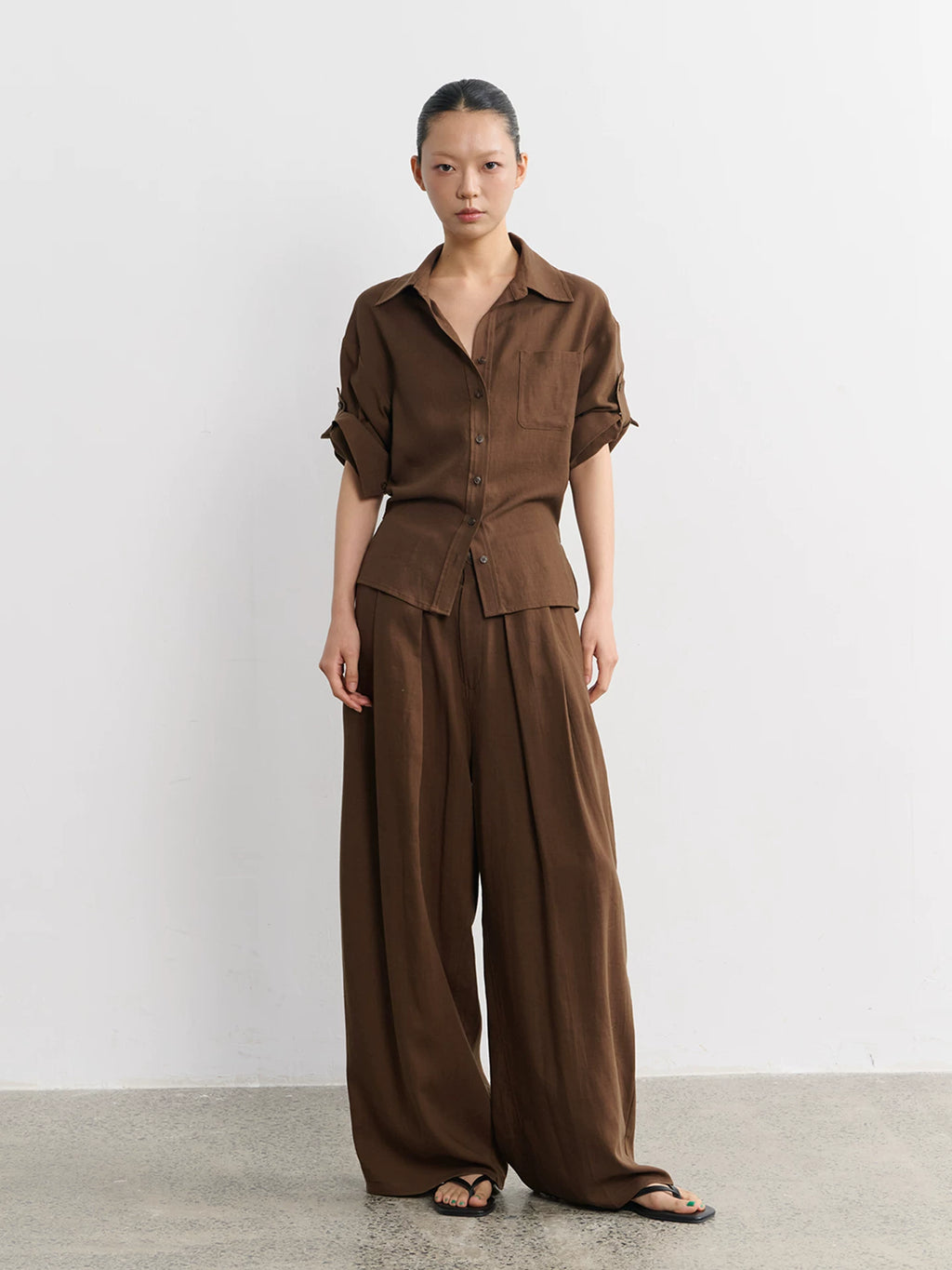 LINY LIBERTY Relaxed High-Waist Linen-Blend Pleated Trousers