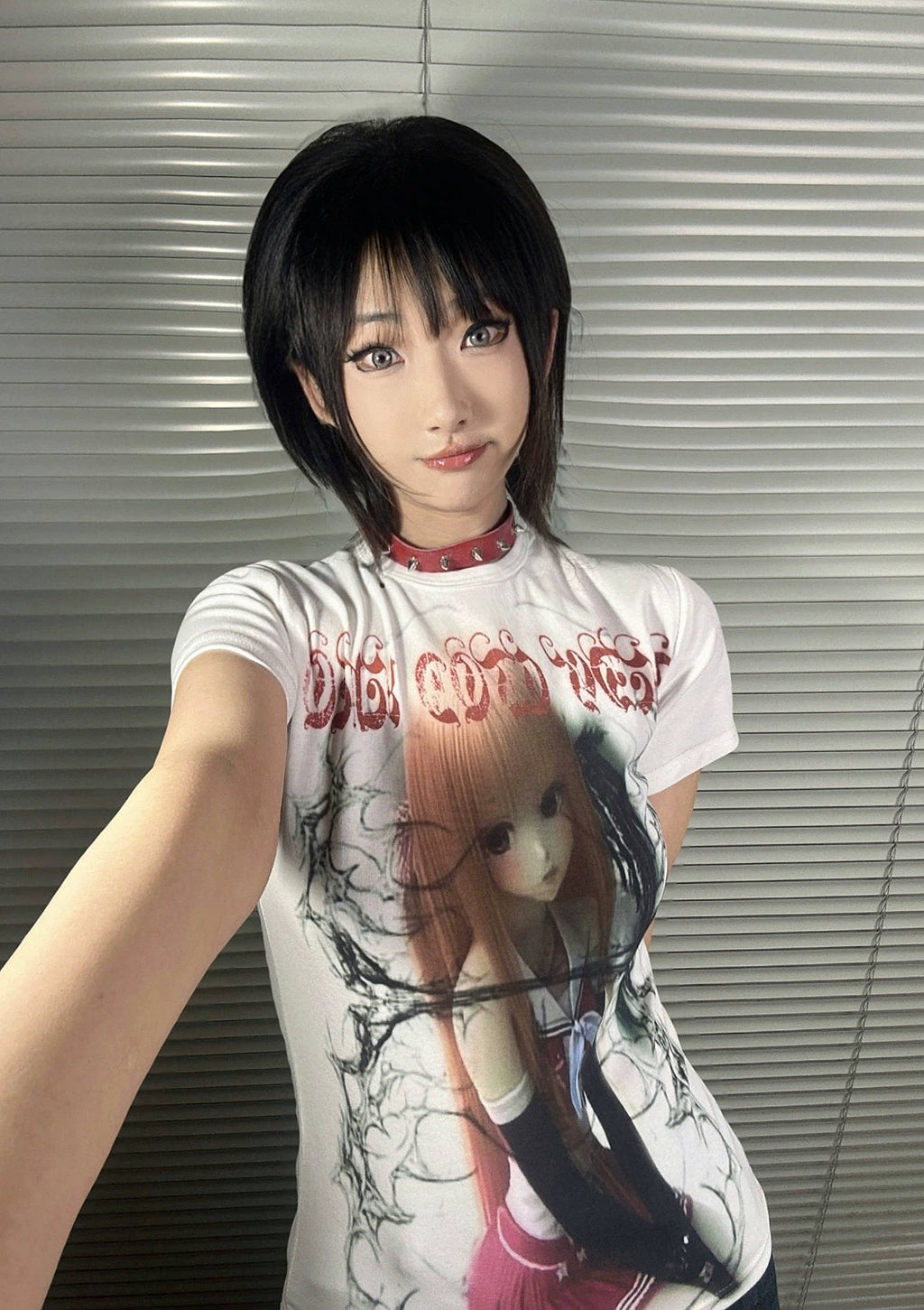 WEBBAR Two-dimensional Redhead Goth Girl Front Shoulder Tee