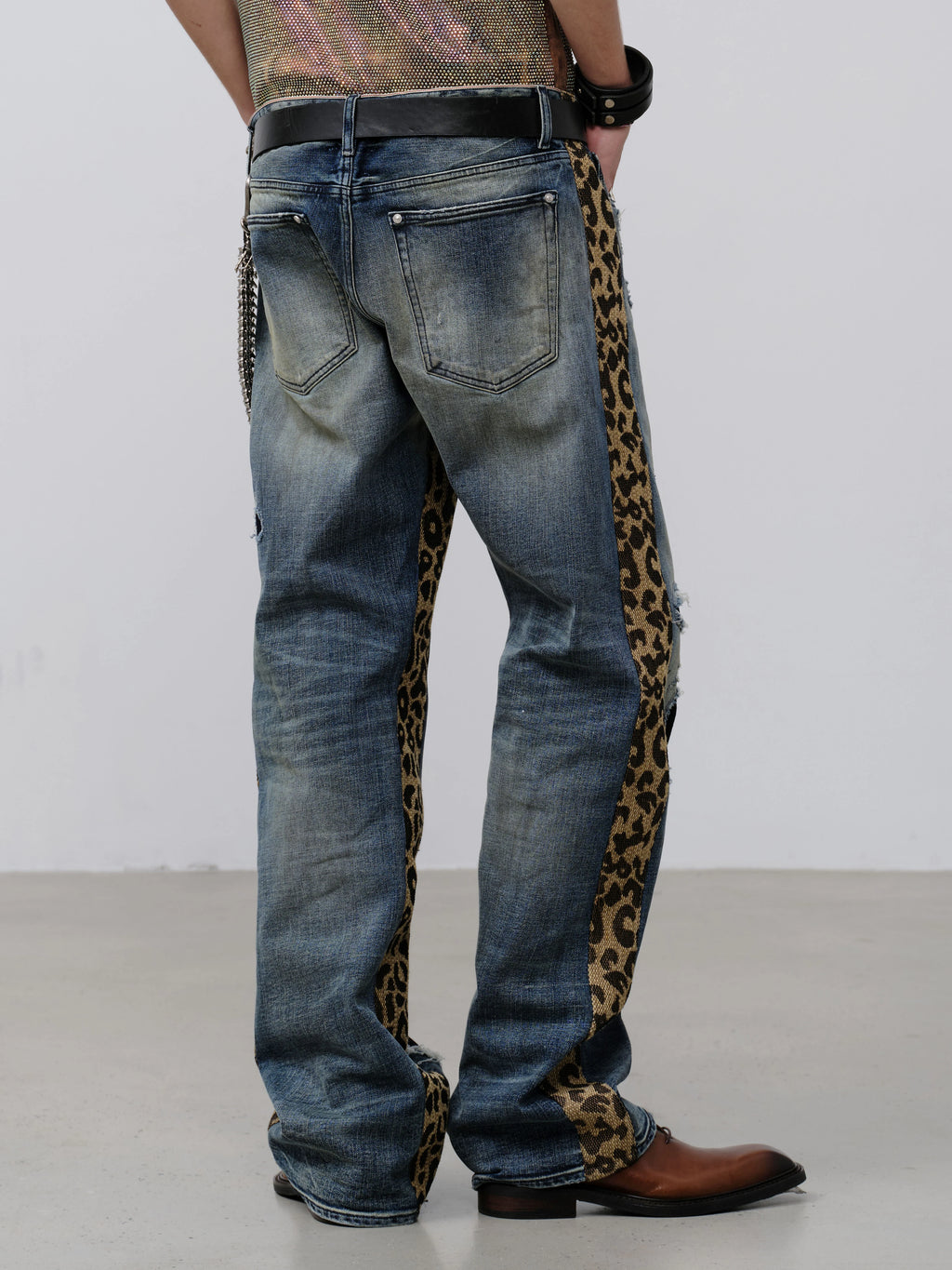 FACEON LAB Leopard Patch Distressed Straight-Leg Jeans