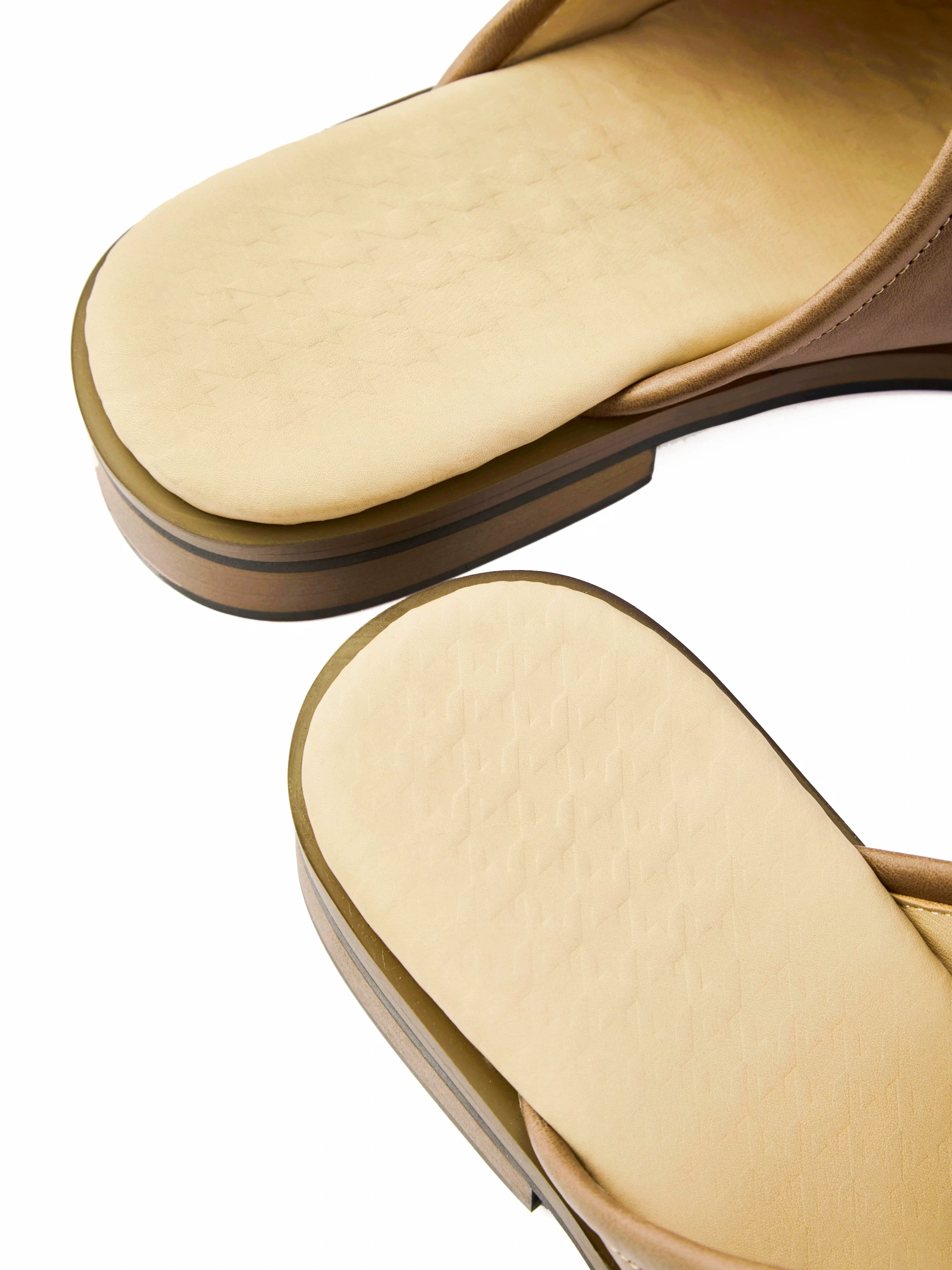 6CRAYON Cowhide Leather Split-Toe Tabi Mule