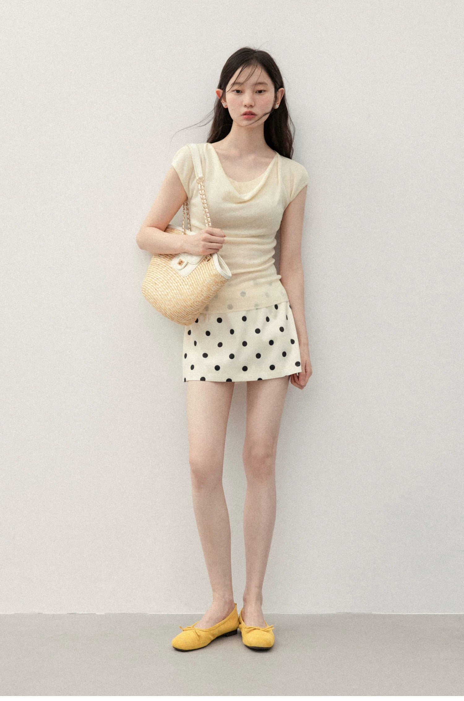 Cantonstory Slim Fit and Thin Waist Short Sleeve Knitted Tee