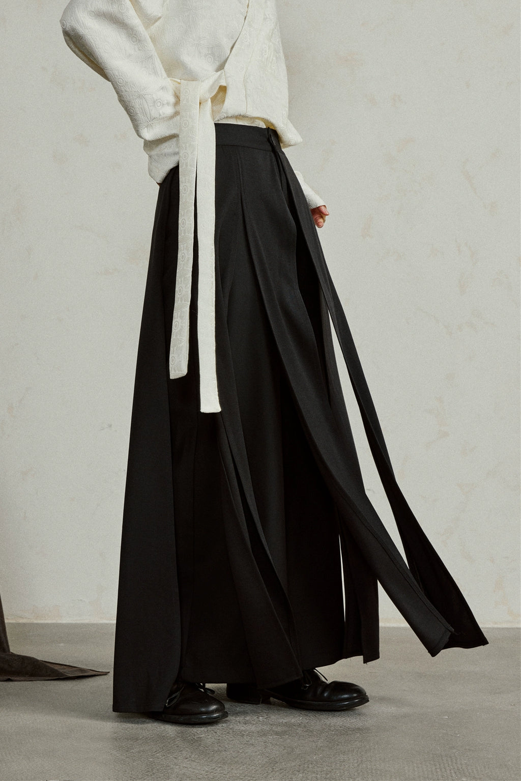 SUNYVONNE Drape High-waisted Slacks Skirt