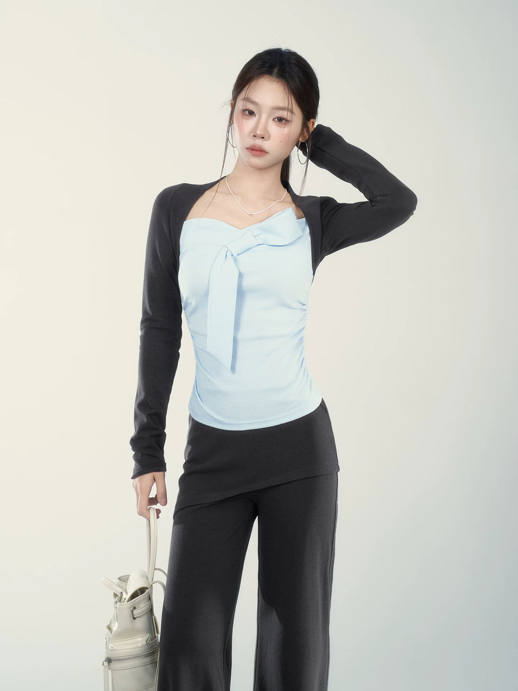 Wildberry Contrasting Color Slim-fitting Long-sleeved Knitted Sweater