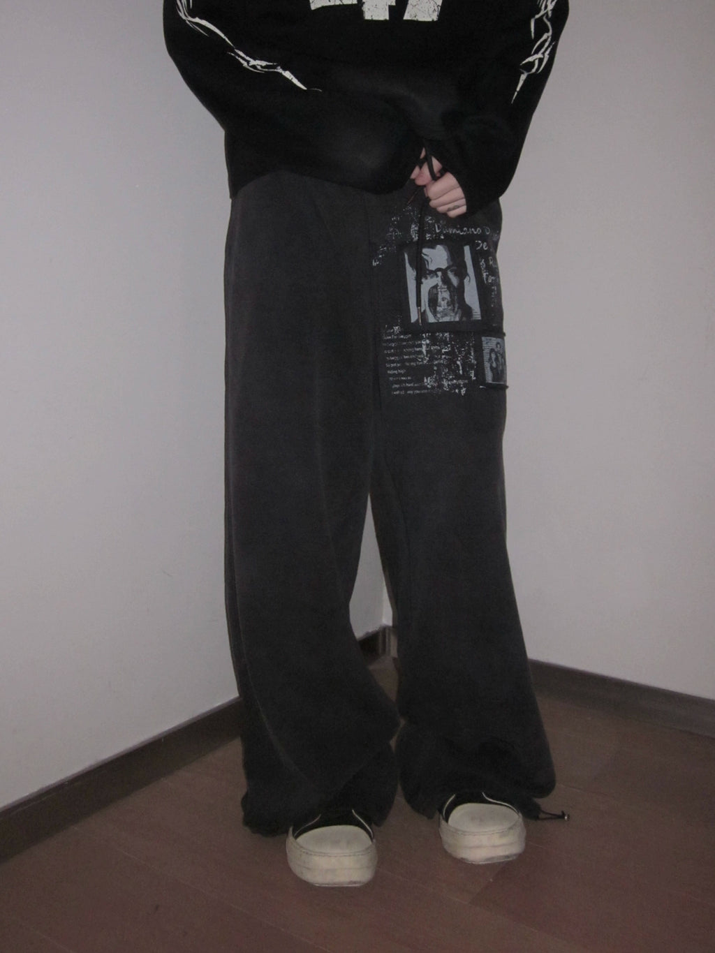 URRRGE Retro Sticker Embroidered Casual Sweatpants