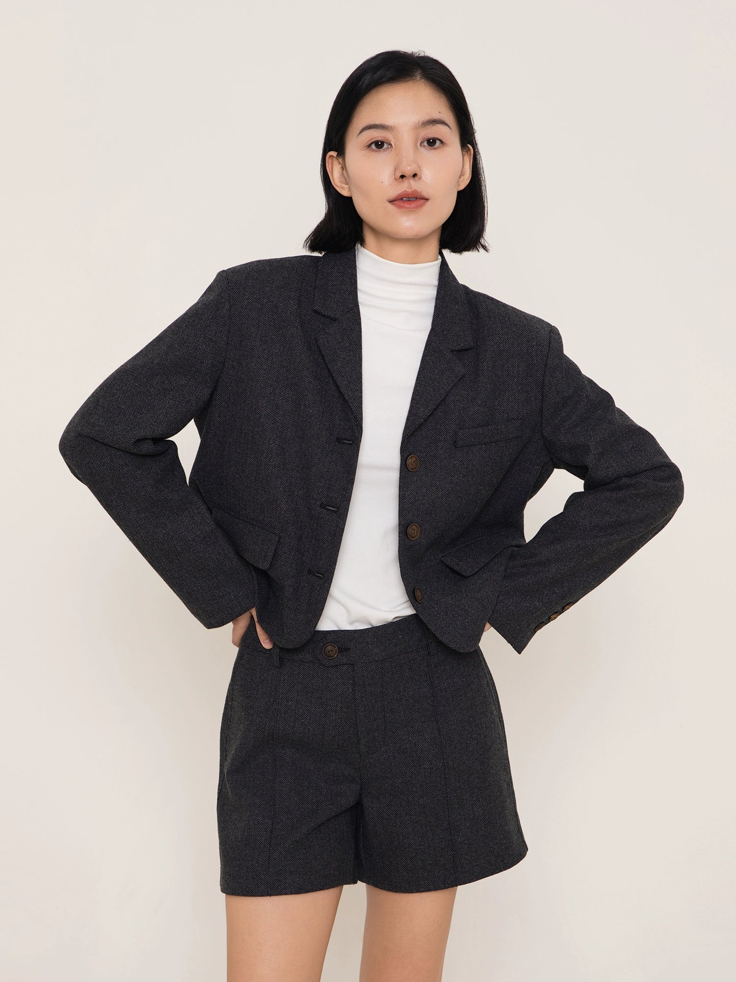 LIVINGTOWN Simple Commuter Superior Short Casual Suit