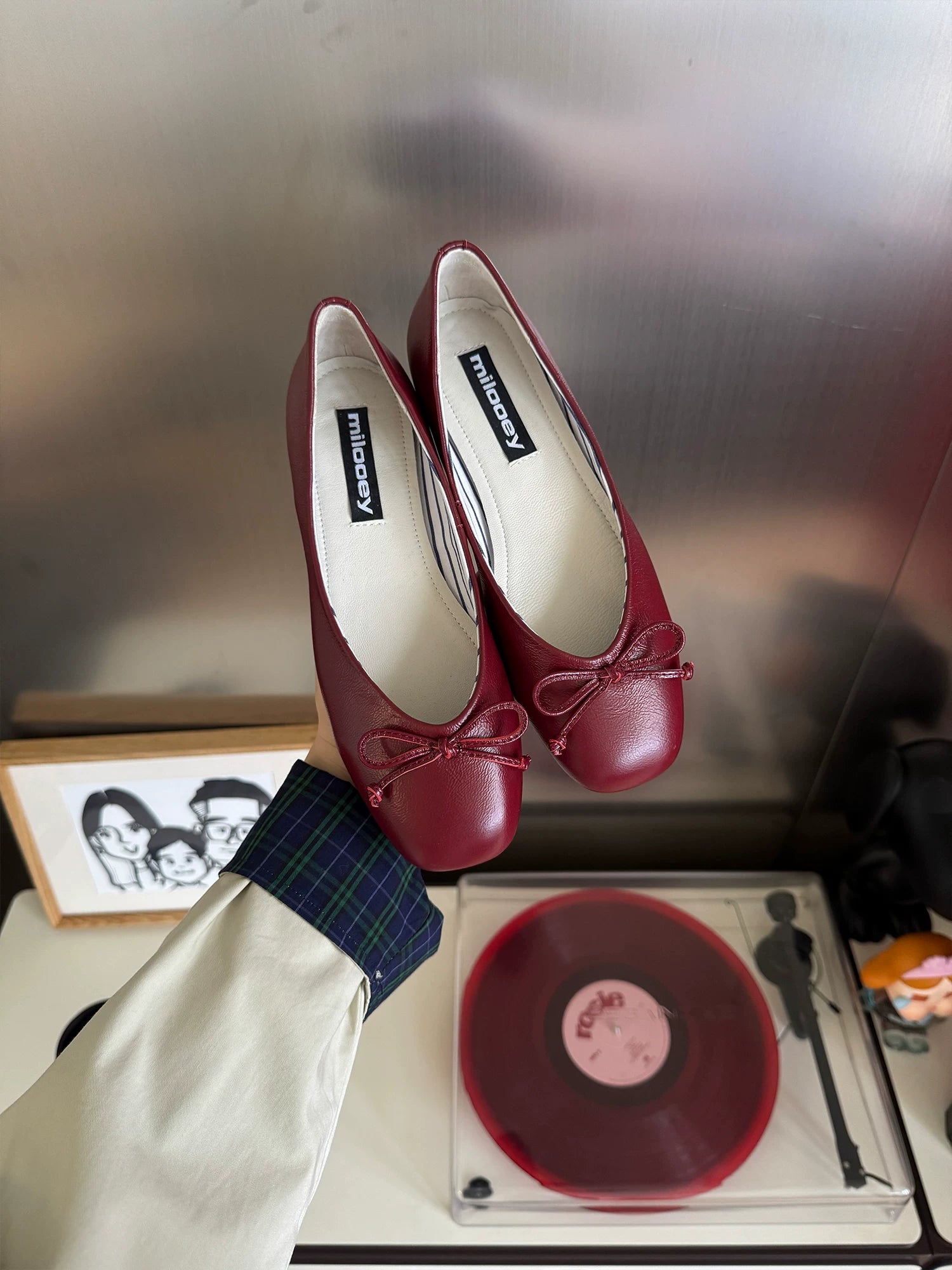MILOOEY Leather Round-Toe Ballet Flat