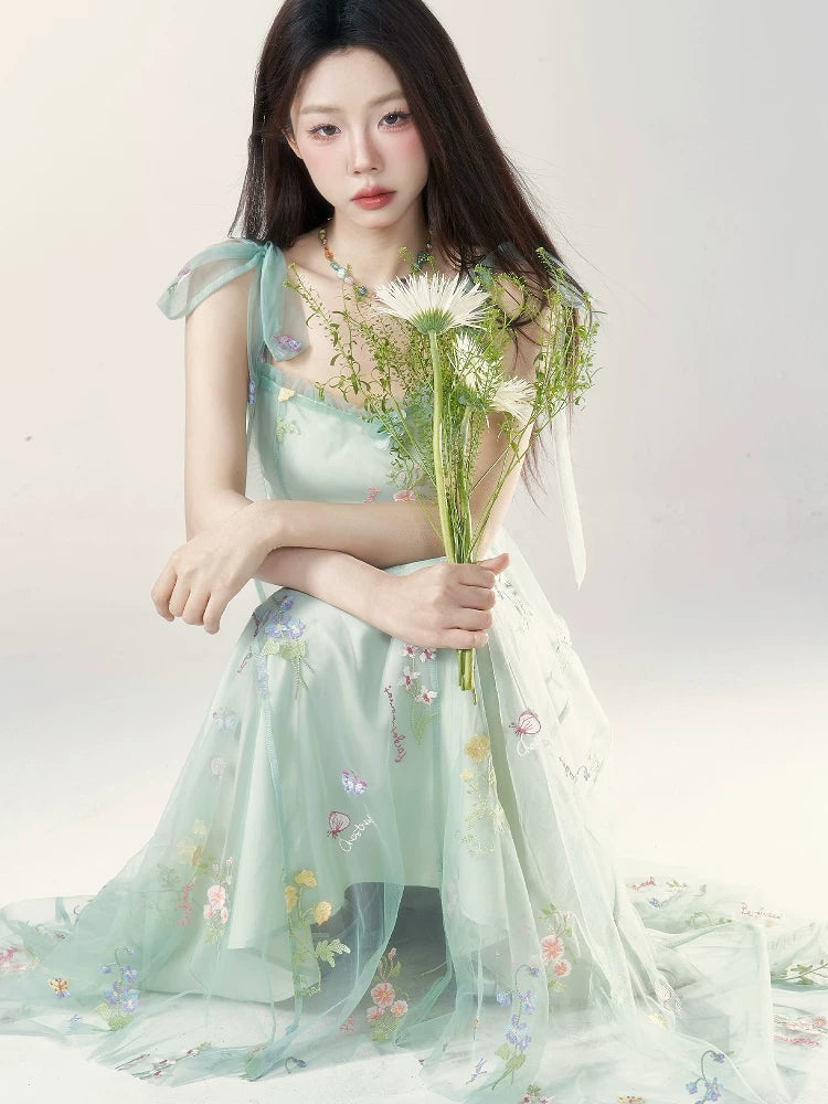 Wildberry Floral Suspender Waist Thin Dress