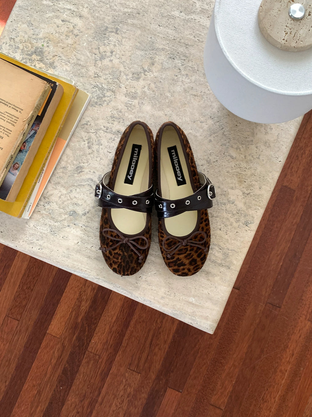 MILOOEY Leather Round-Toe Bow Ballet Flat