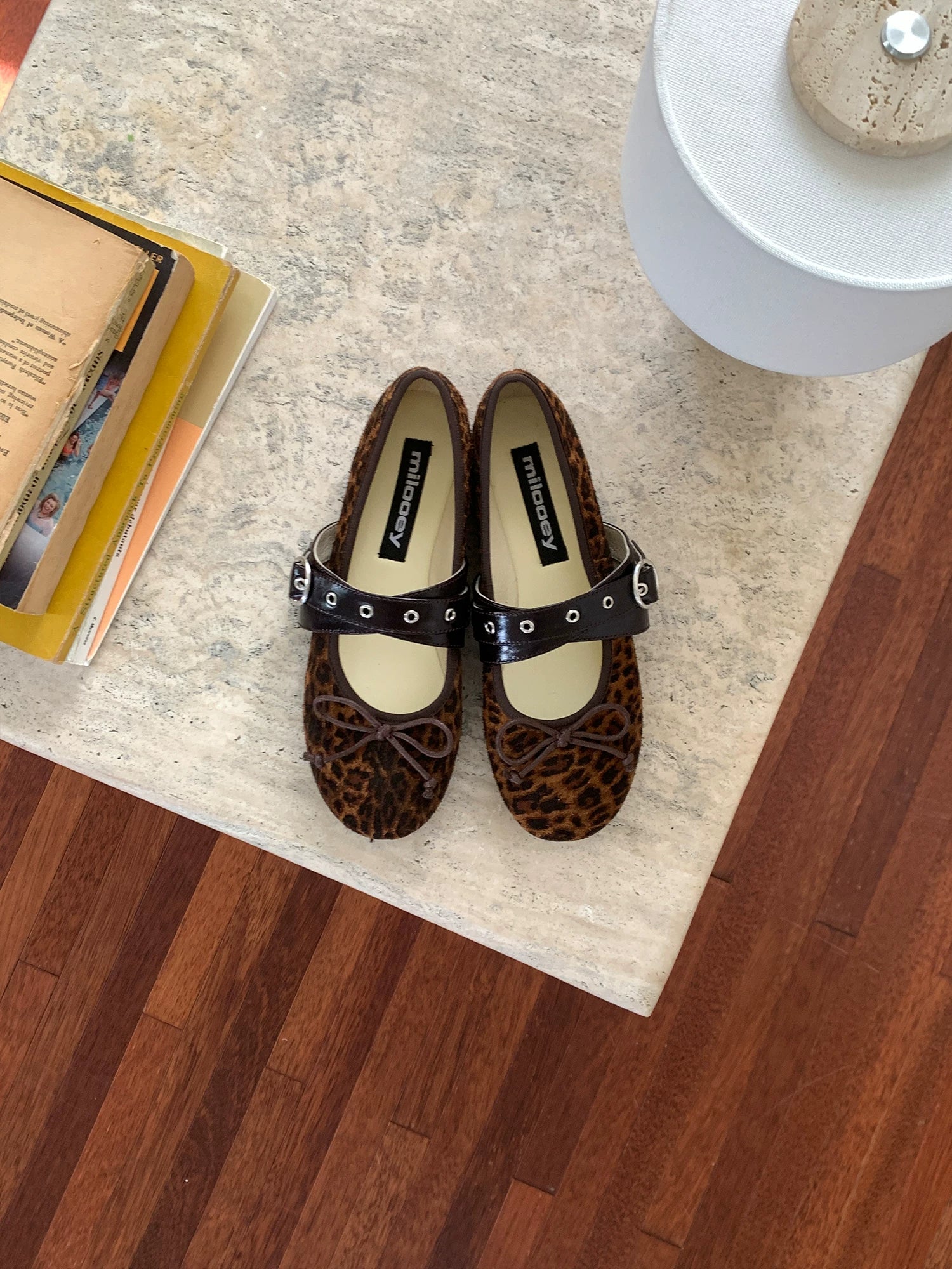 MILOOEY Leather Round-Toe Bow Ballet Flat